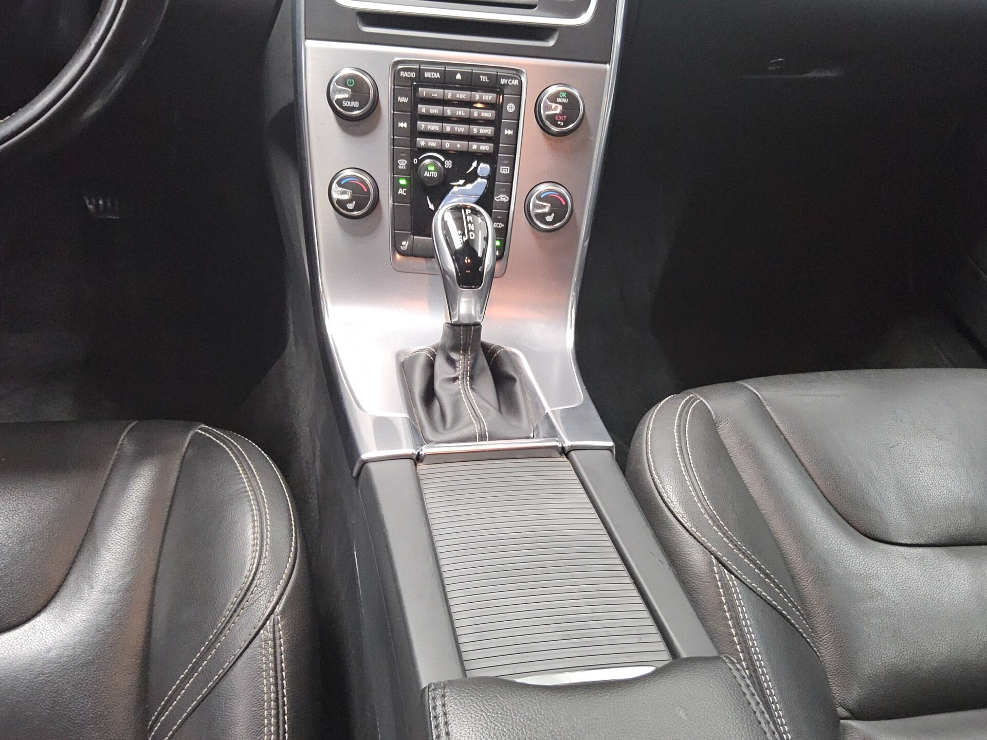 Volvo V60 D3 Kinetic Leder Navi Xenon PDC Shz Memory 6