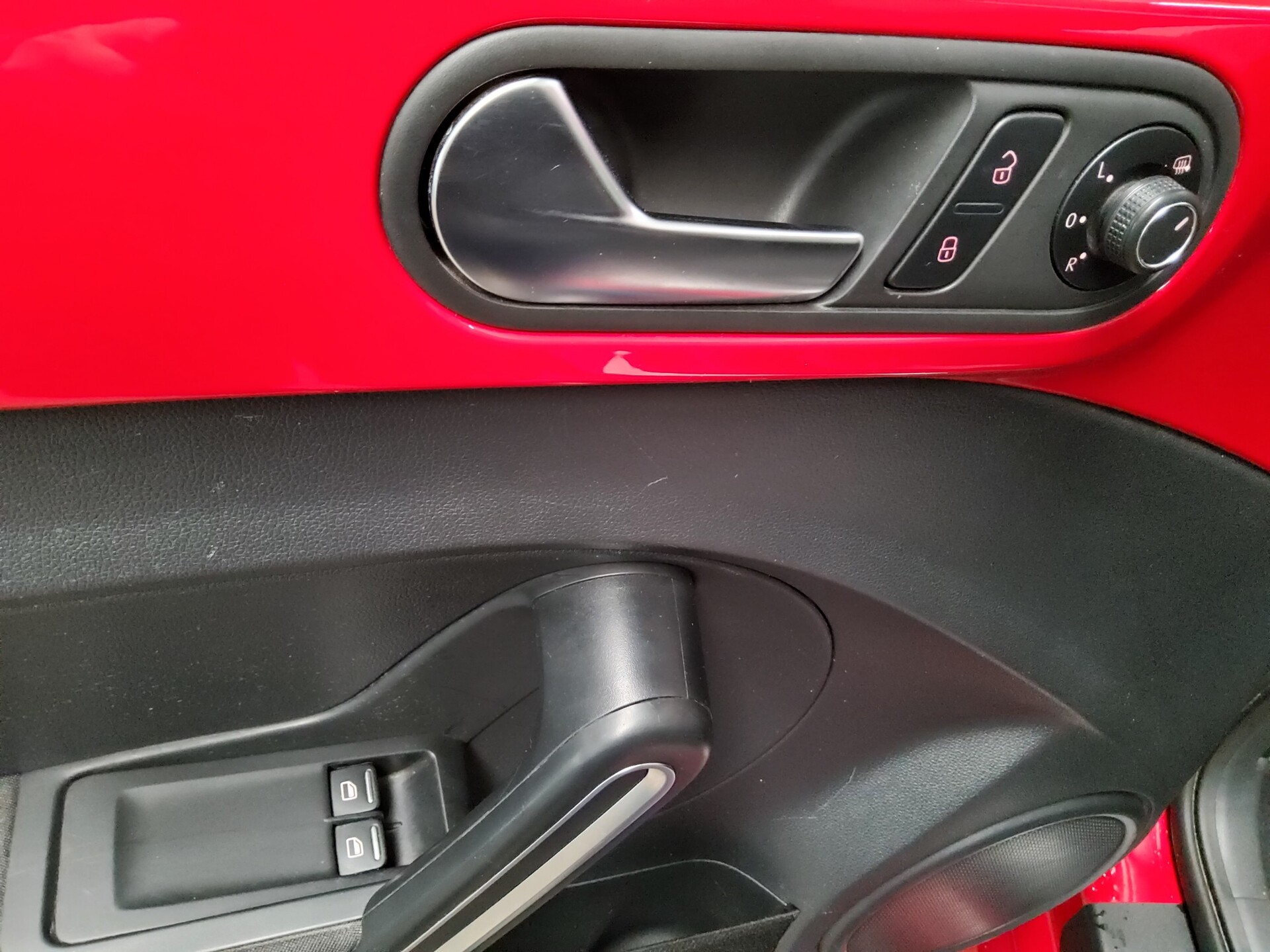 Volkswagen Beetle 1.4 TSI R-Line Navi PDC Pano SHz 9