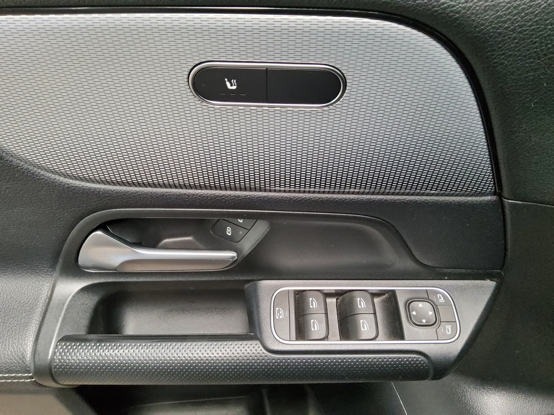 Mercedes-Benz B 180 d Style T-Leder Navi AHK PDC Shz Tempomat 10