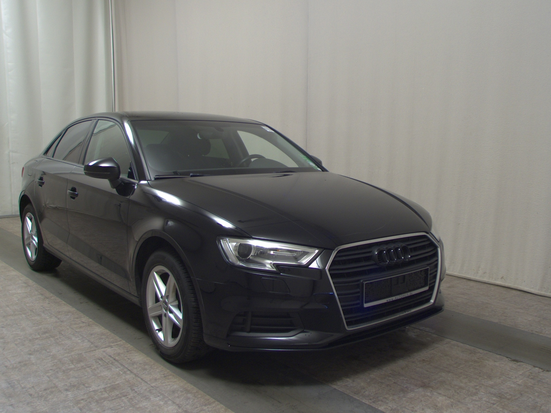 Audi A3 Lim. 30 TFSI Navi Xenon Shz PDC Tempomat MMI 3