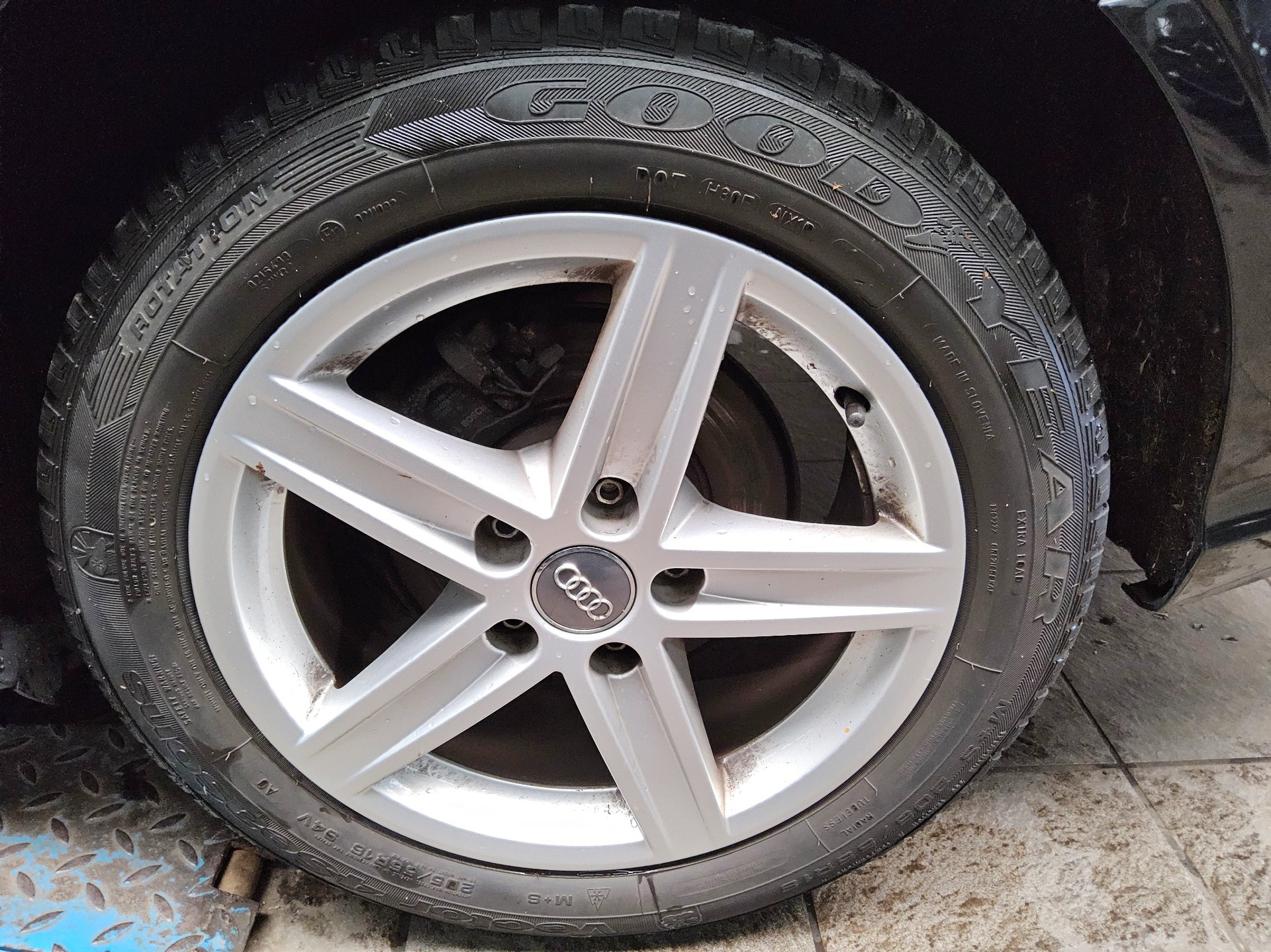 Audi A3 Lim. 30 TFSI Navi Xenon Shz PDC Tempomat MMI 9