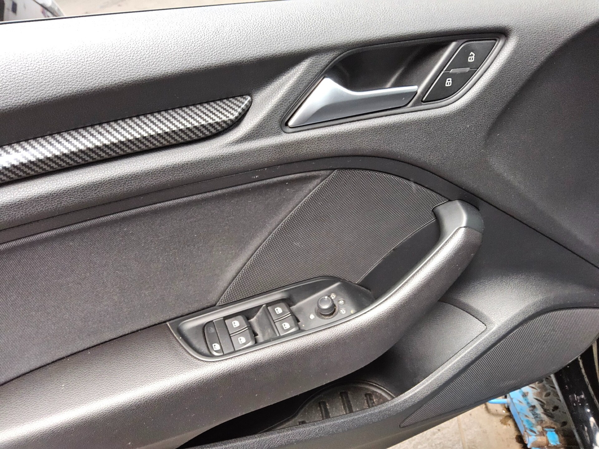 Audi A3 Lim. 30 TFSI Navi Xenon Shz PDC Tempomat MMI 8