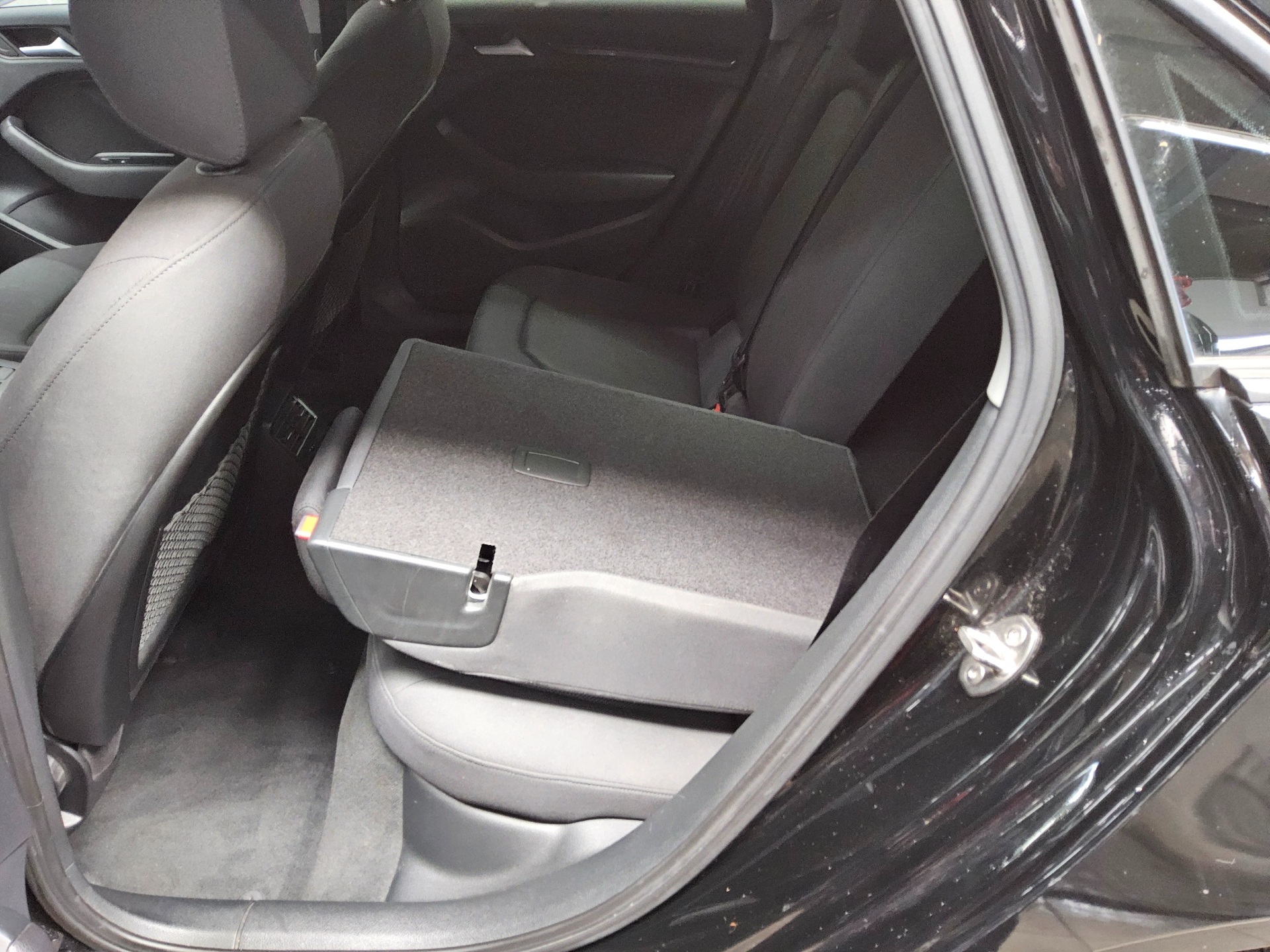 Audi A3 Lim. 30 TFSI Navi Xenon Shz PDC Tempomat MMI 12