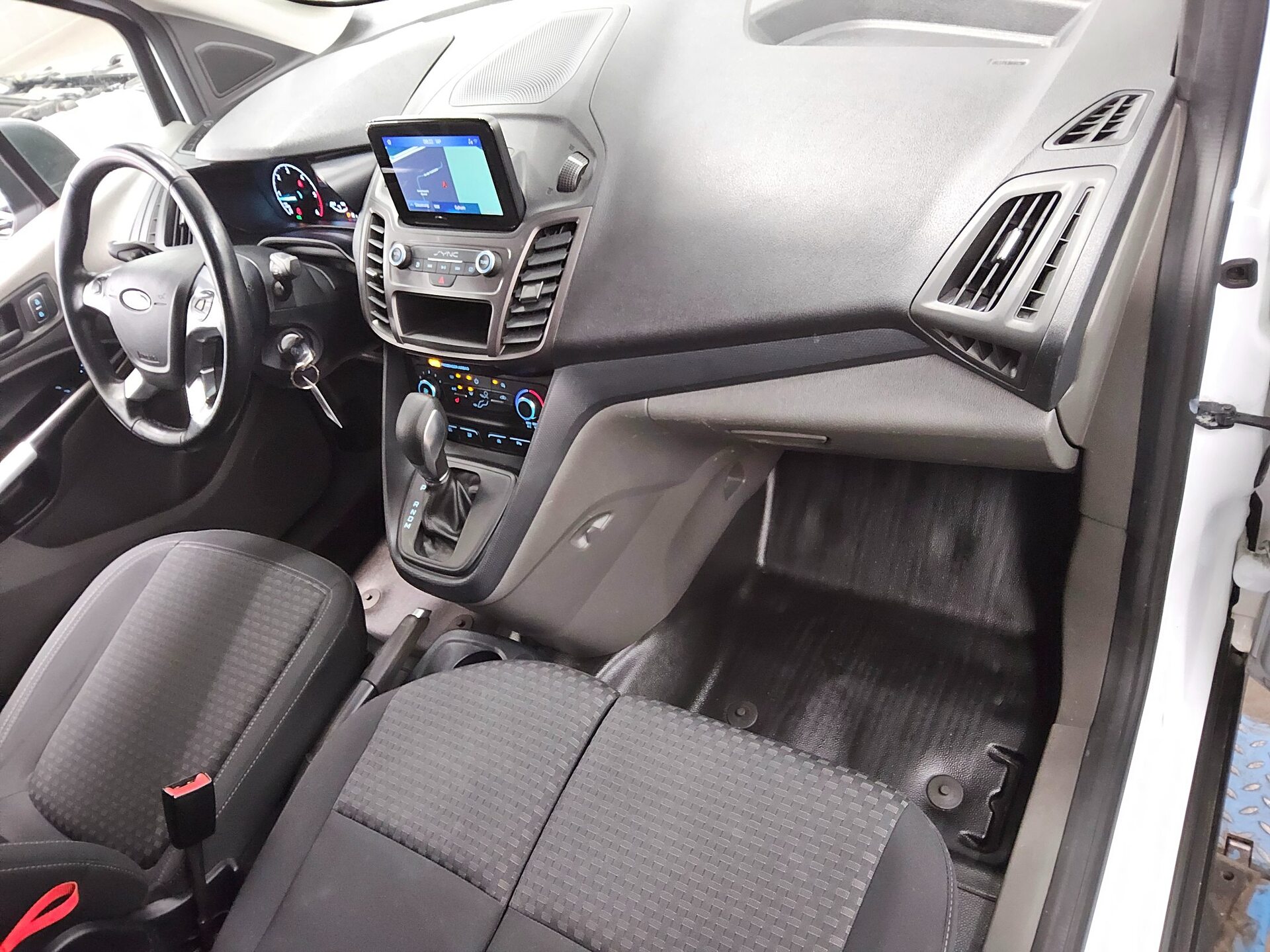 Ford Transit Connect 1.5 EB Trend L1 Navi AHK PDC Shz 5