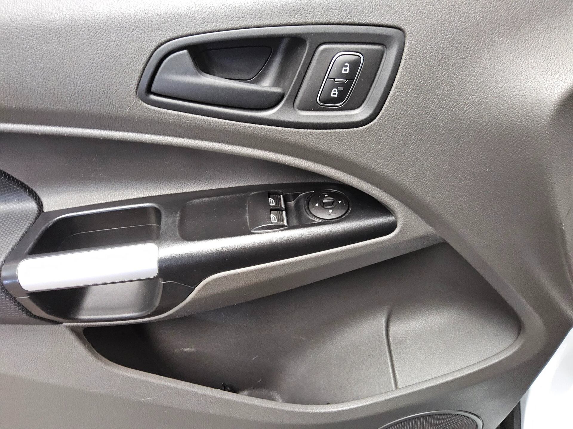 Ford Transit Connect 1.5 EB Trend L1 Navi AHK PDC Shz 9