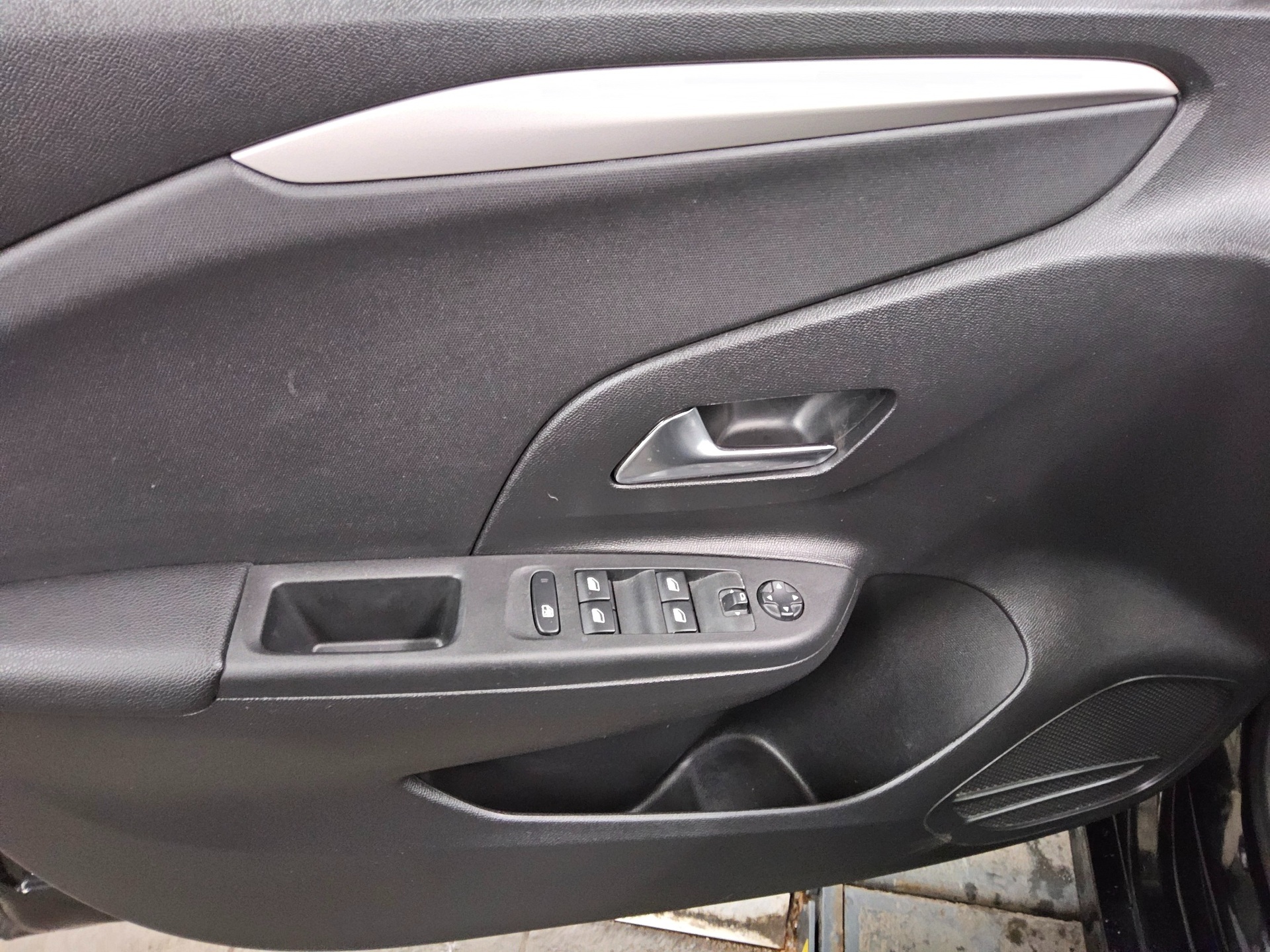 Opel Corsa 1.5 D Edition Navi DAB Shz PDC 9