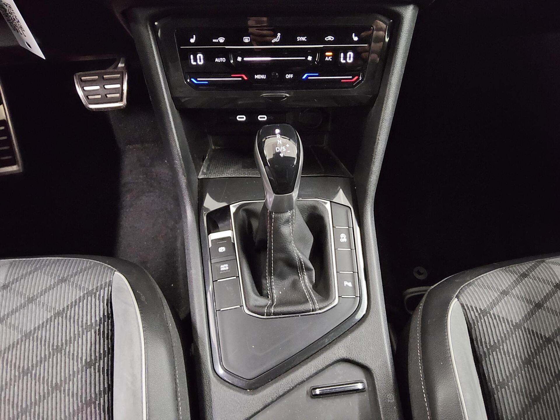 Volkswagen Tiguan 2.0 TDI R-Line Navi AID Matrix 6