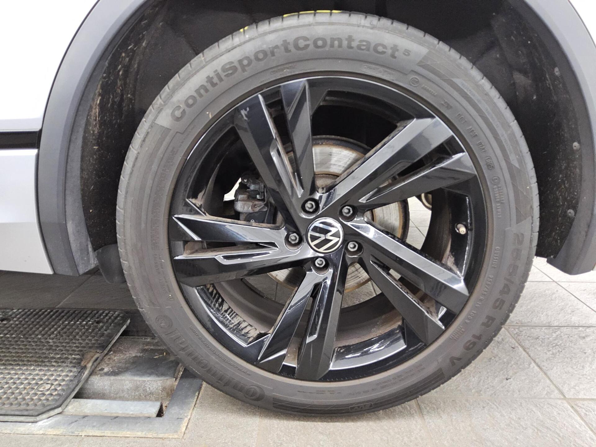 Volkswagen Tiguan 2.0 TDI R-Line Navi AID Matrix 11