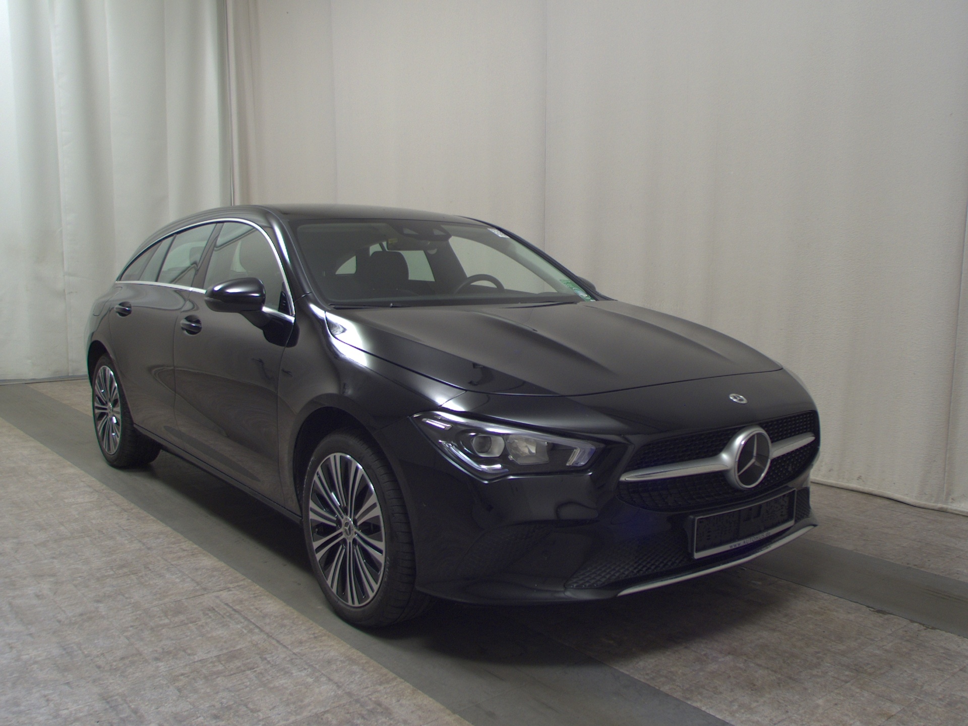 Mercedes-Benz CLA 250 Shooting Brake e Progressive Navi LED 3