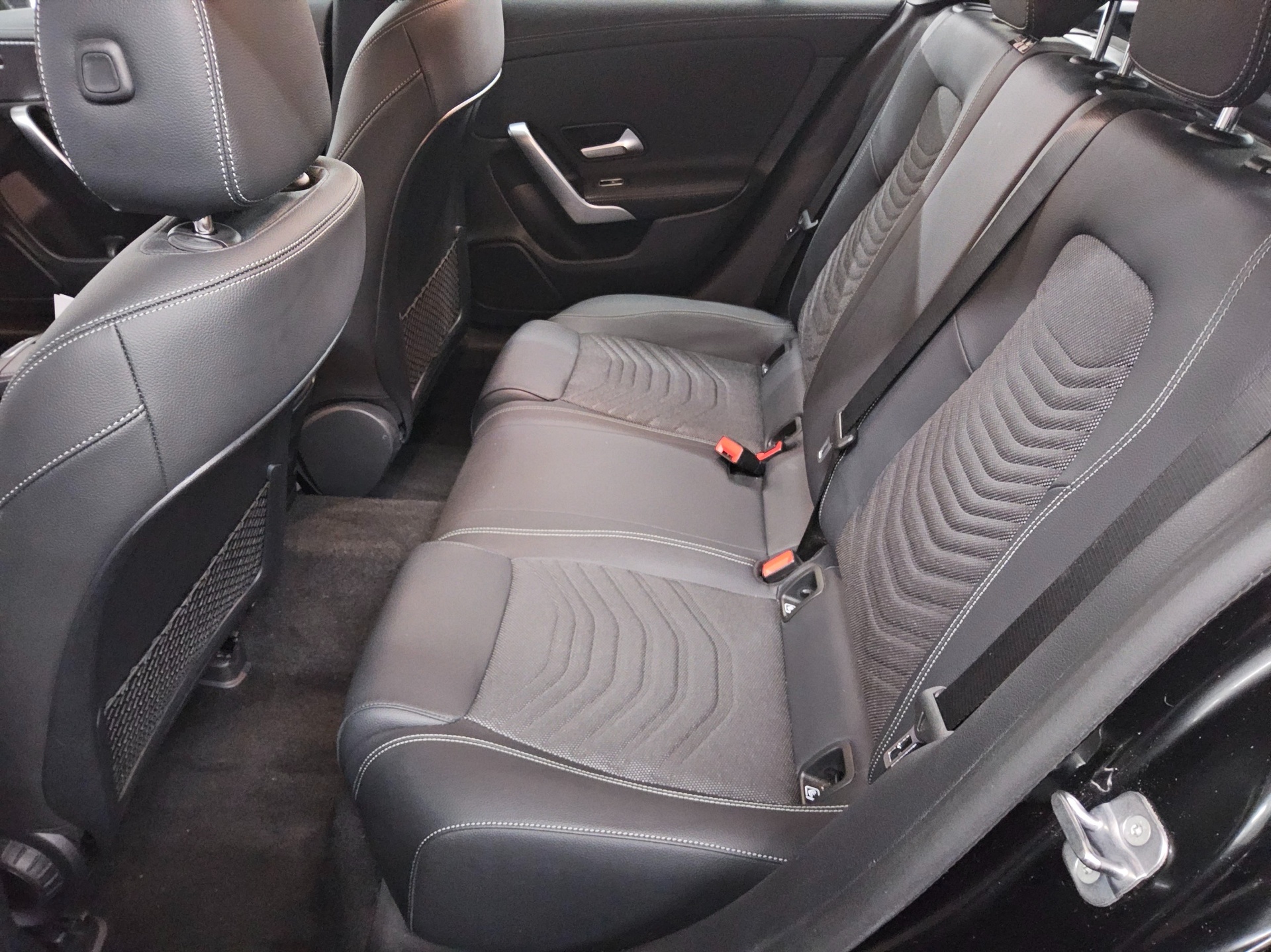 Mercedes-Benz CLA 250 Shooting Brake e Progressive Navi LED 13