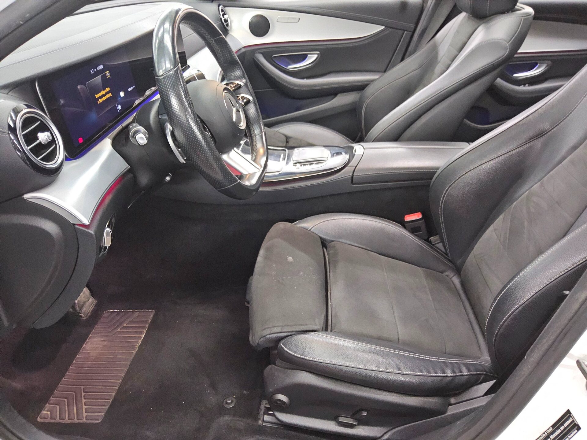 Mercedes-Benz E 300 T de AMG-Line Night Navi MB-LED Pano AHK 9