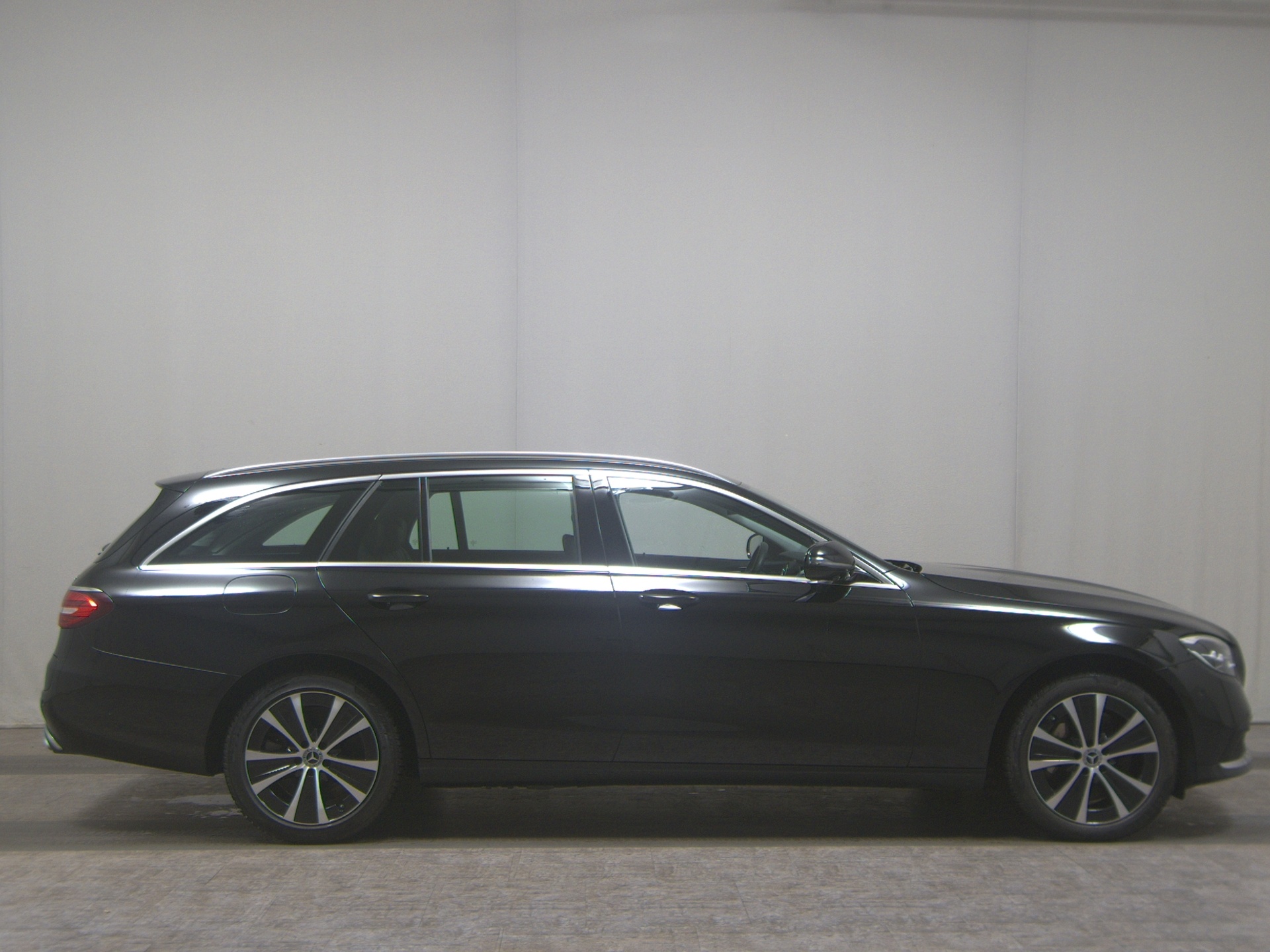 Mercedes-Benz E 300 T de 4M Avantgarde Navi LED Burmester 360°