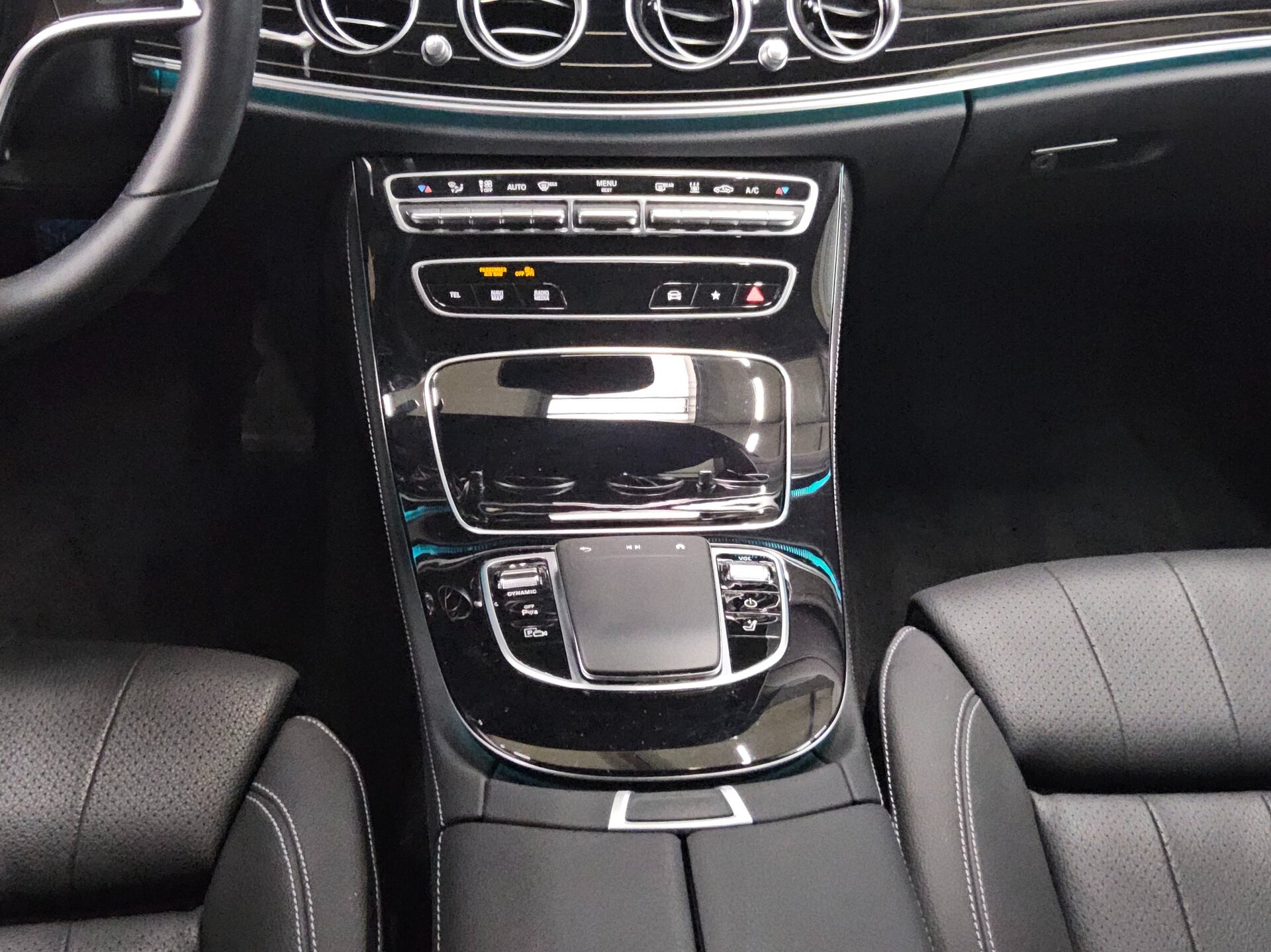 Mercedes-Benz E 300 T de 4M Avantgarde Navi LED Burmester 360° 6