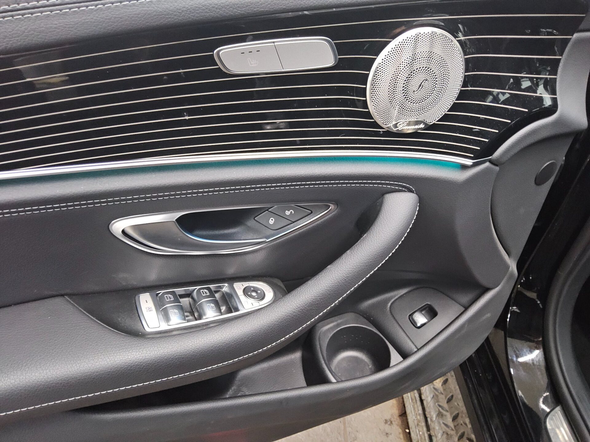 Mercedes-Benz E 300 T de 4M Avantgarde Navi LED Burmester 360° 10