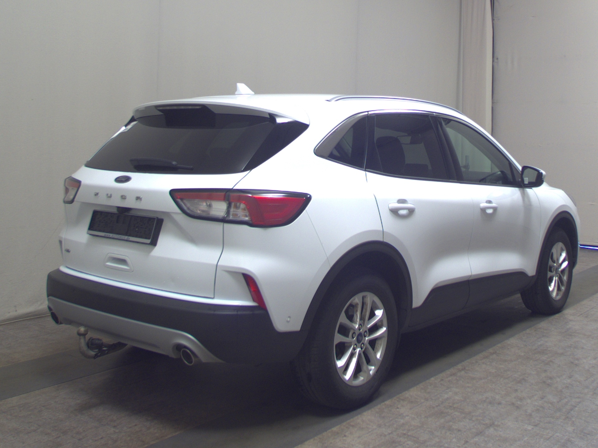 Ford Kuga 2.0 EB Titanium Navi PDC AHK ACC Keyless 4