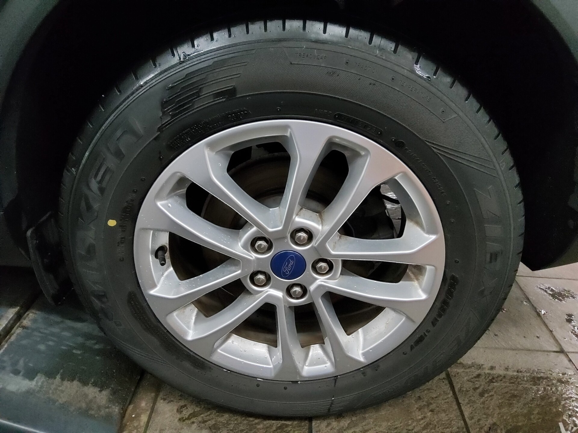 Ford Kuga 2.0 EB Titanium Navi PDC AHK ACC Keyless 11