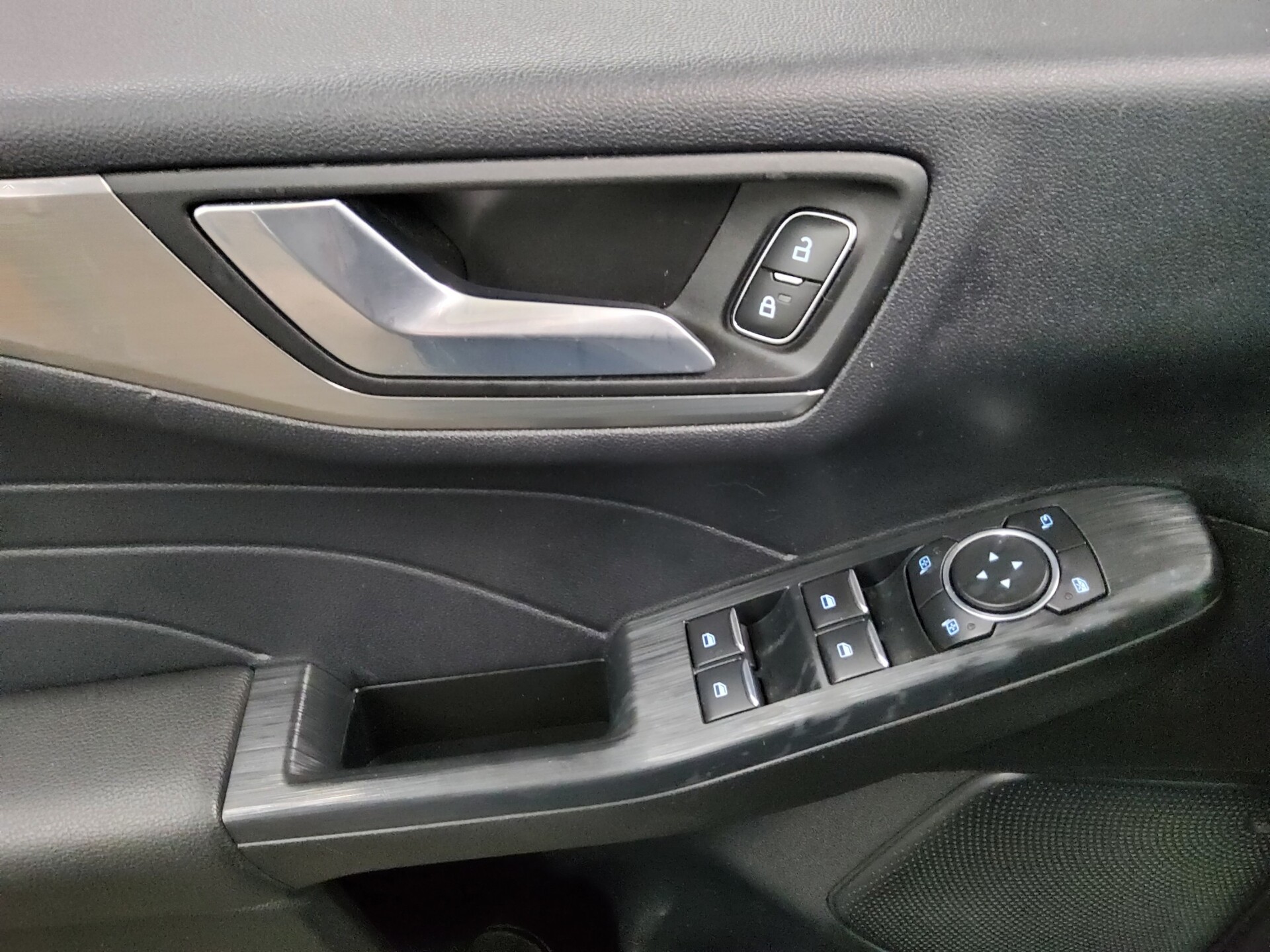 Ford Kuga 2.0 EB Titanium Navi PDC AHK ACC Keyless 10