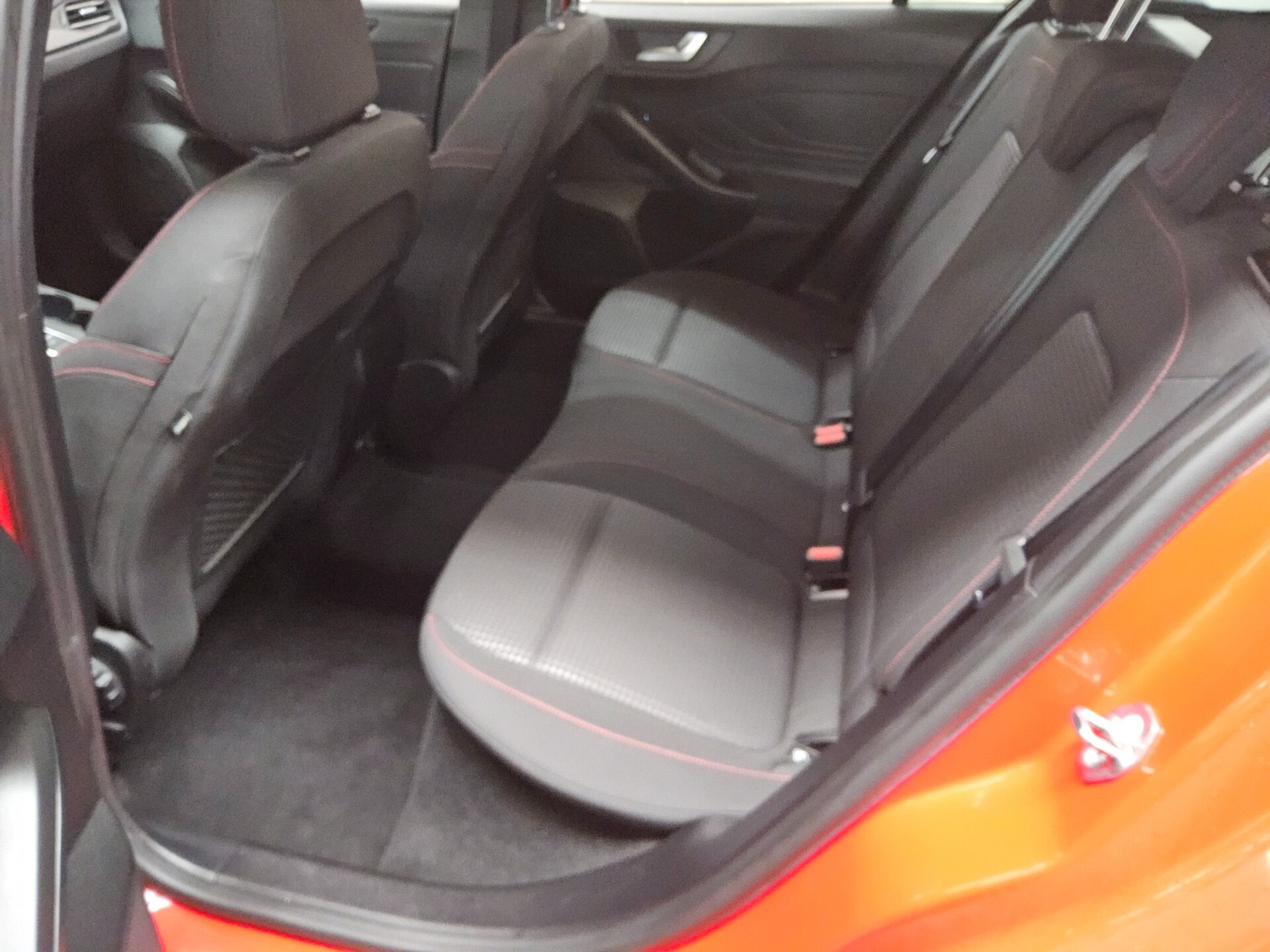 Ford Focus Turnier 2.0 EB ST-Line Navi AHK LED ACC 13