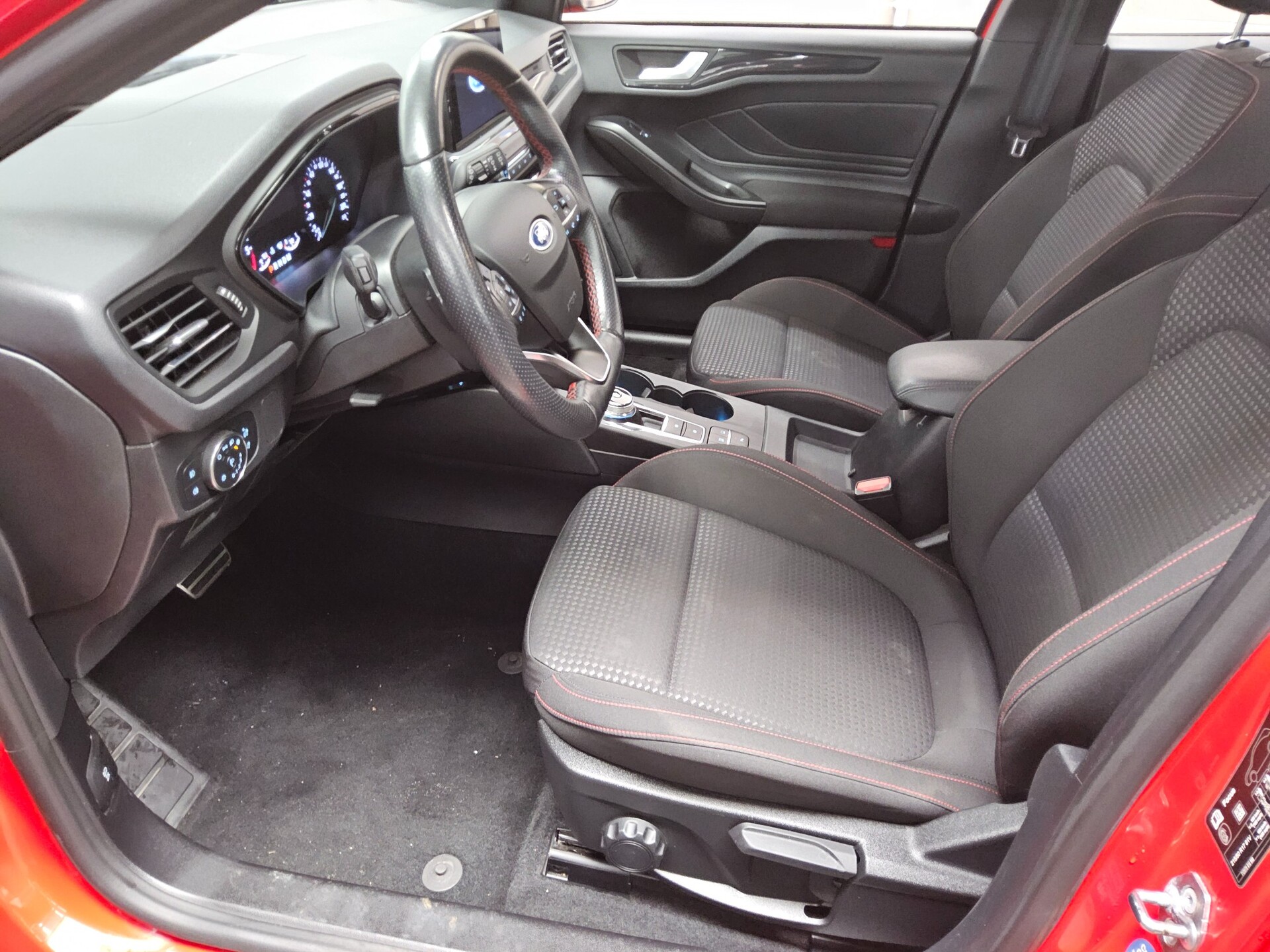 Ford Focus Turnier 2.0 EB ST-Line Navi AHK LED ACC 8