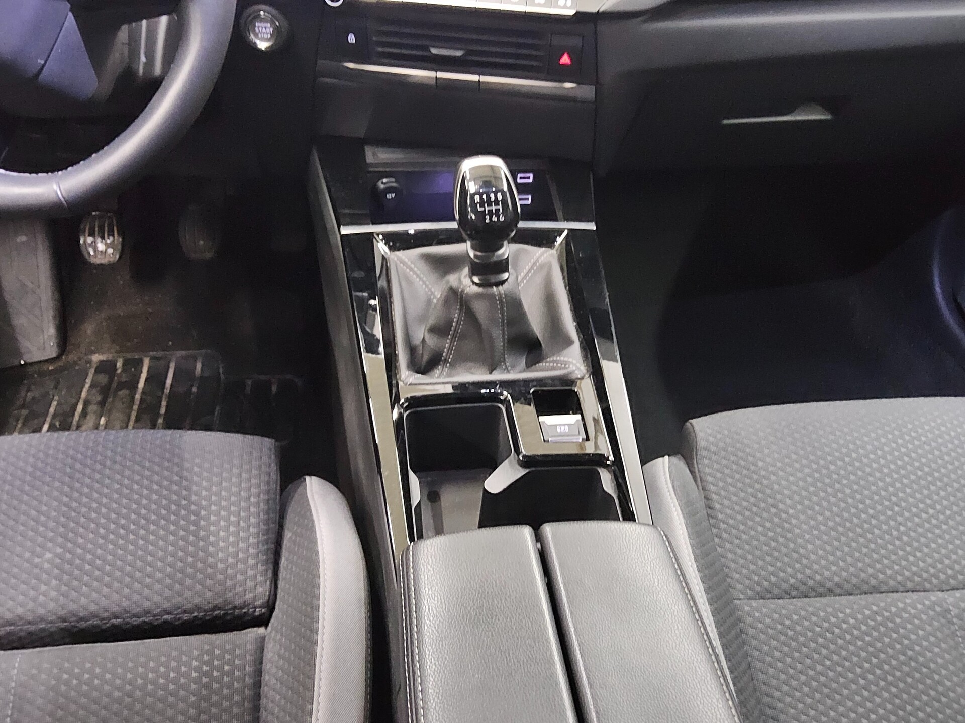 Opel Astra 1.5 D Business Ed. Rückfahrkamera LED SHZ 6