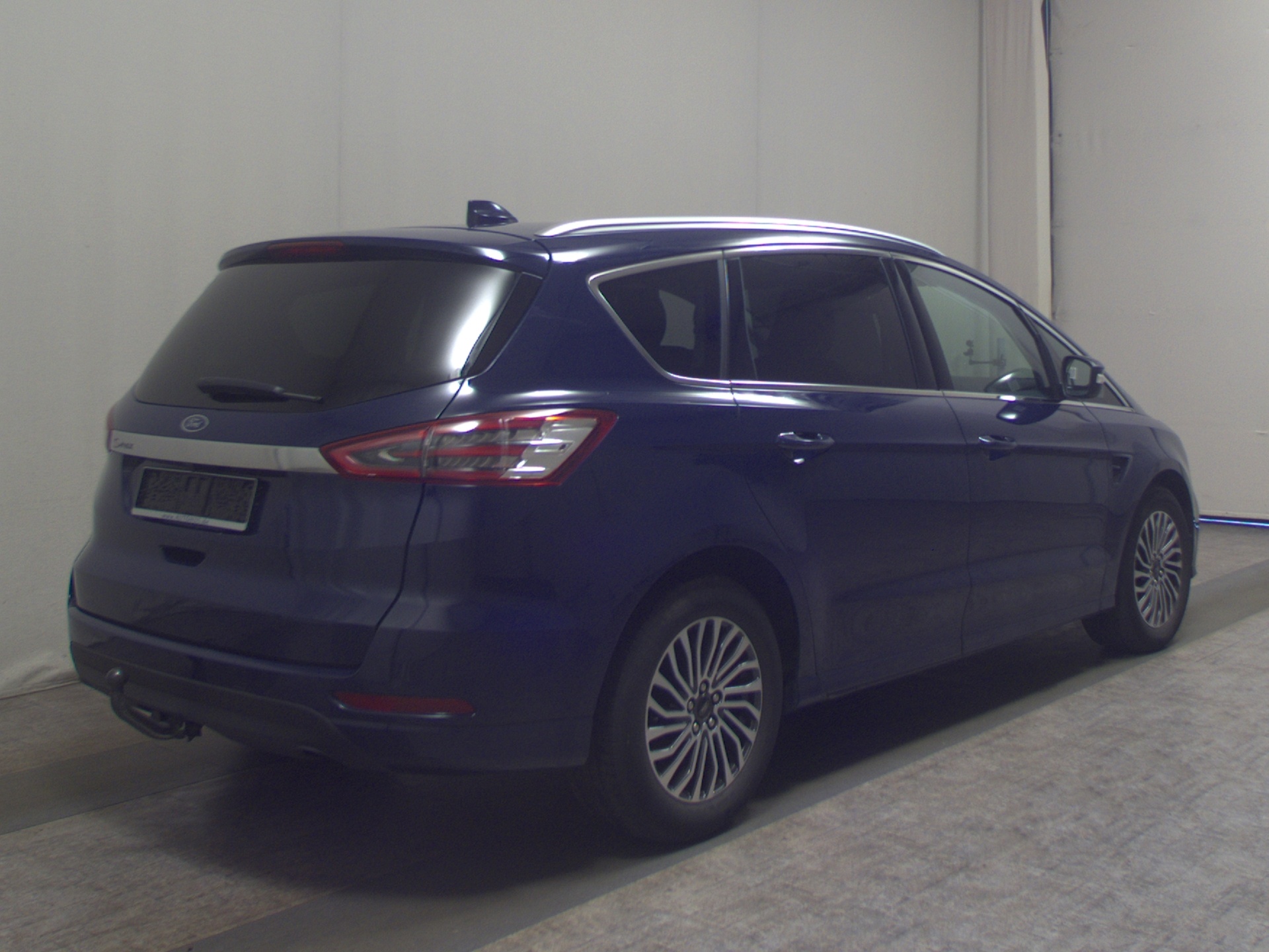 Ford S-Max 2.0 EB Titanium Navi LED RfK AHK DAB PDC 4