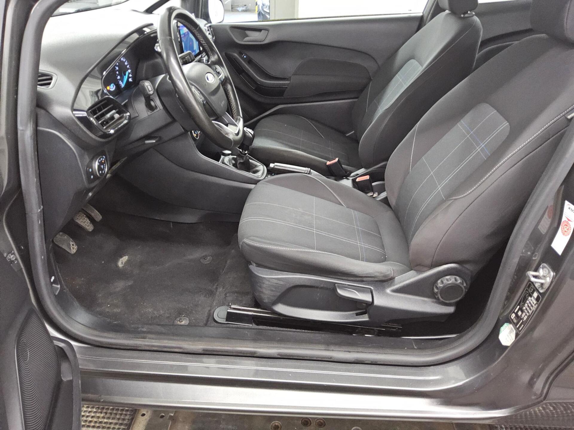 Ford Fiesta 1.0 EB Cool&Connect Navi Shz PDC 8