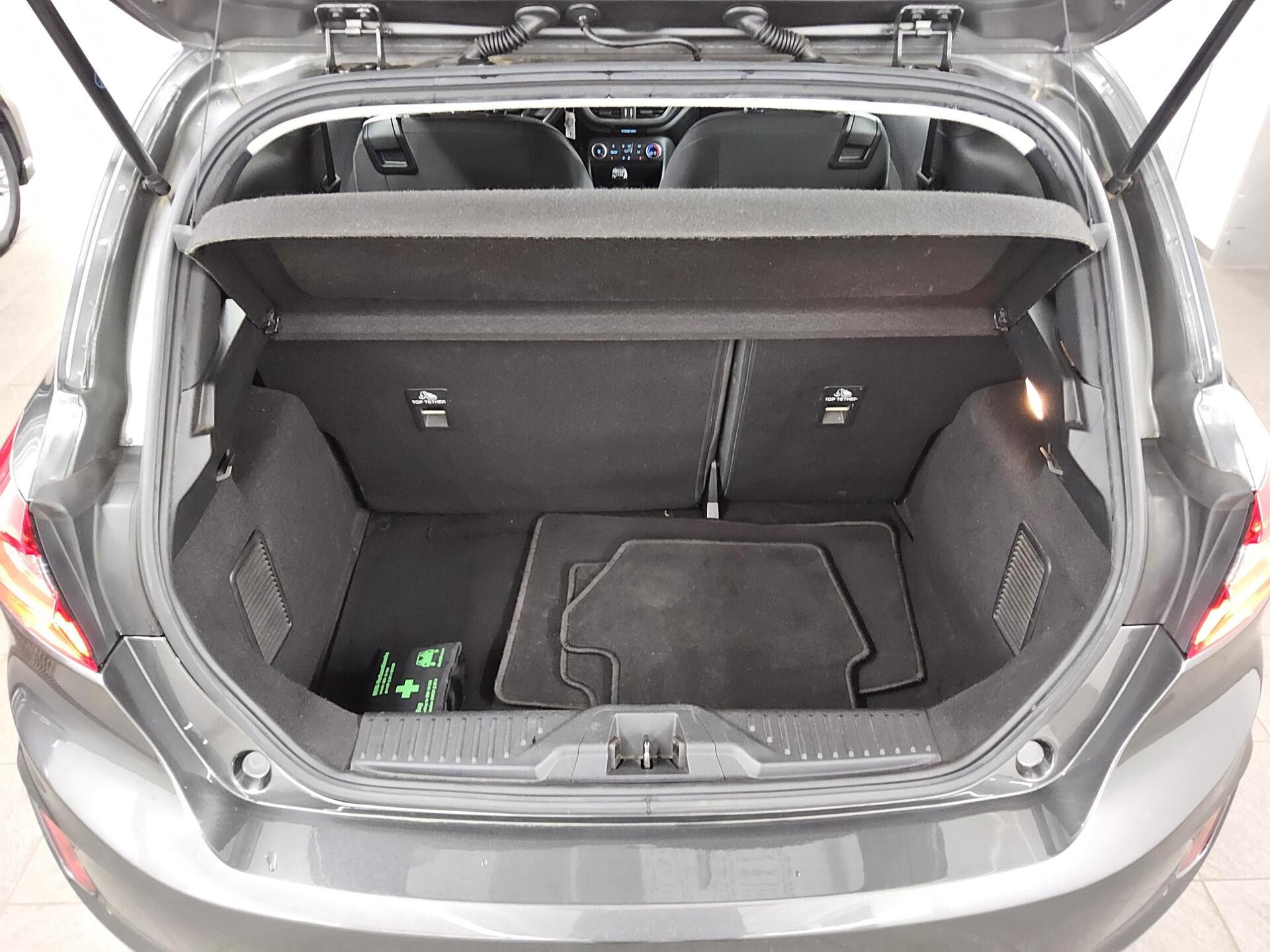 Ford Fiesta 1.0 EB Cool&Connect Navi Shz PDC 11