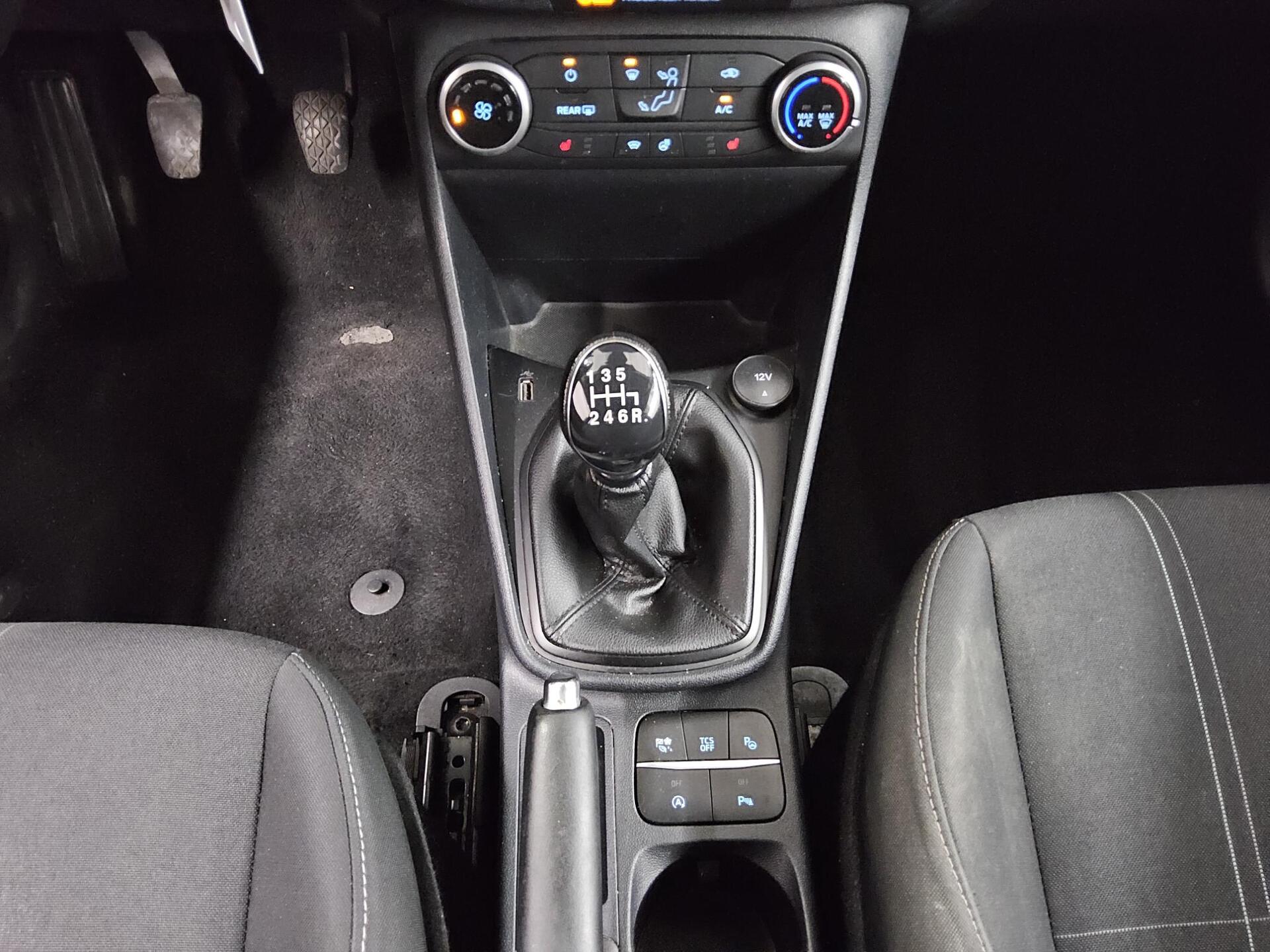 Ford Fiesta 1.0 EB Cool&Connect Navi Shz PDC 6