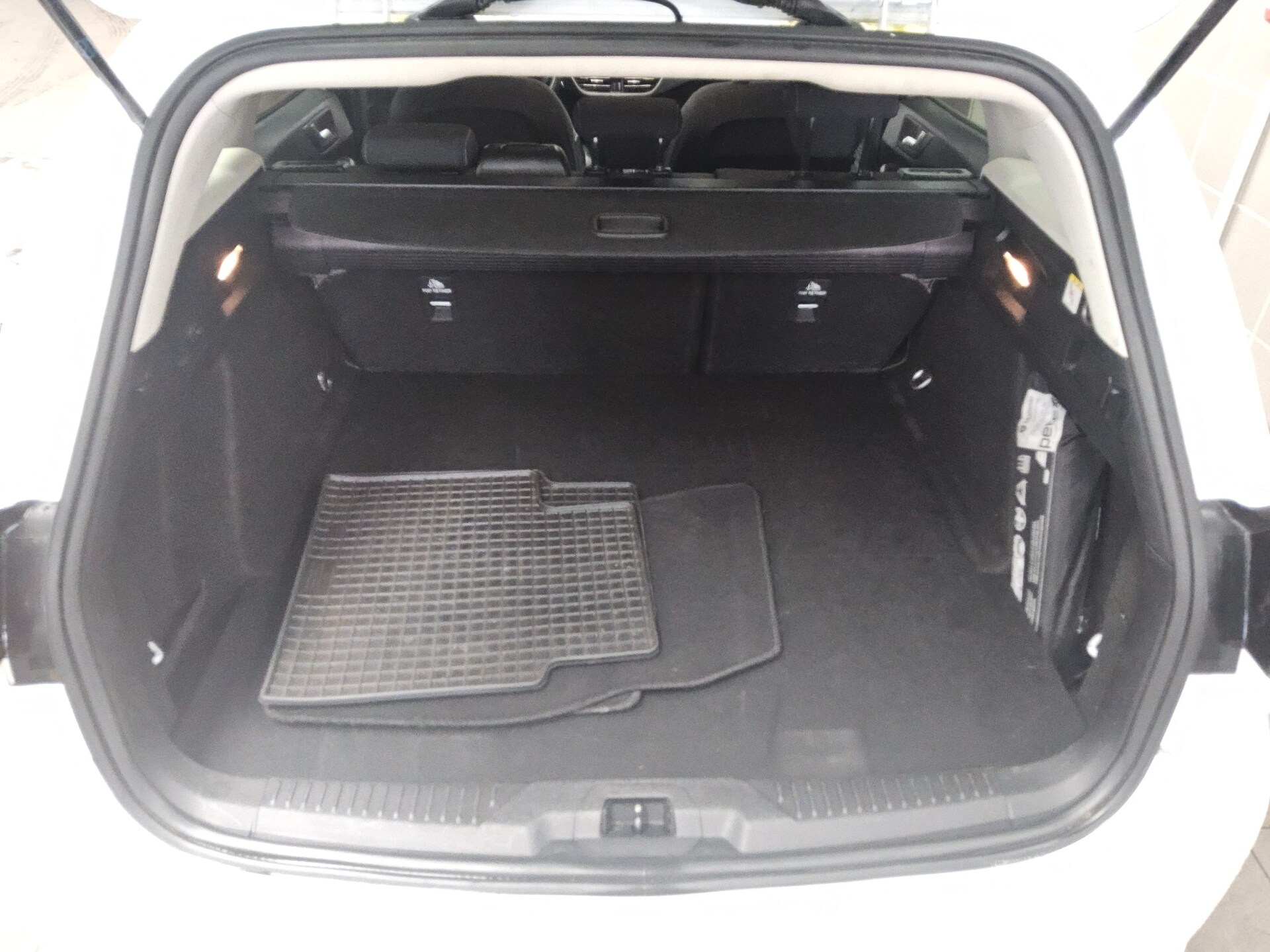 Ford Focus Turnier 1.5 EB Cool&Connect Navi LED AHK 11