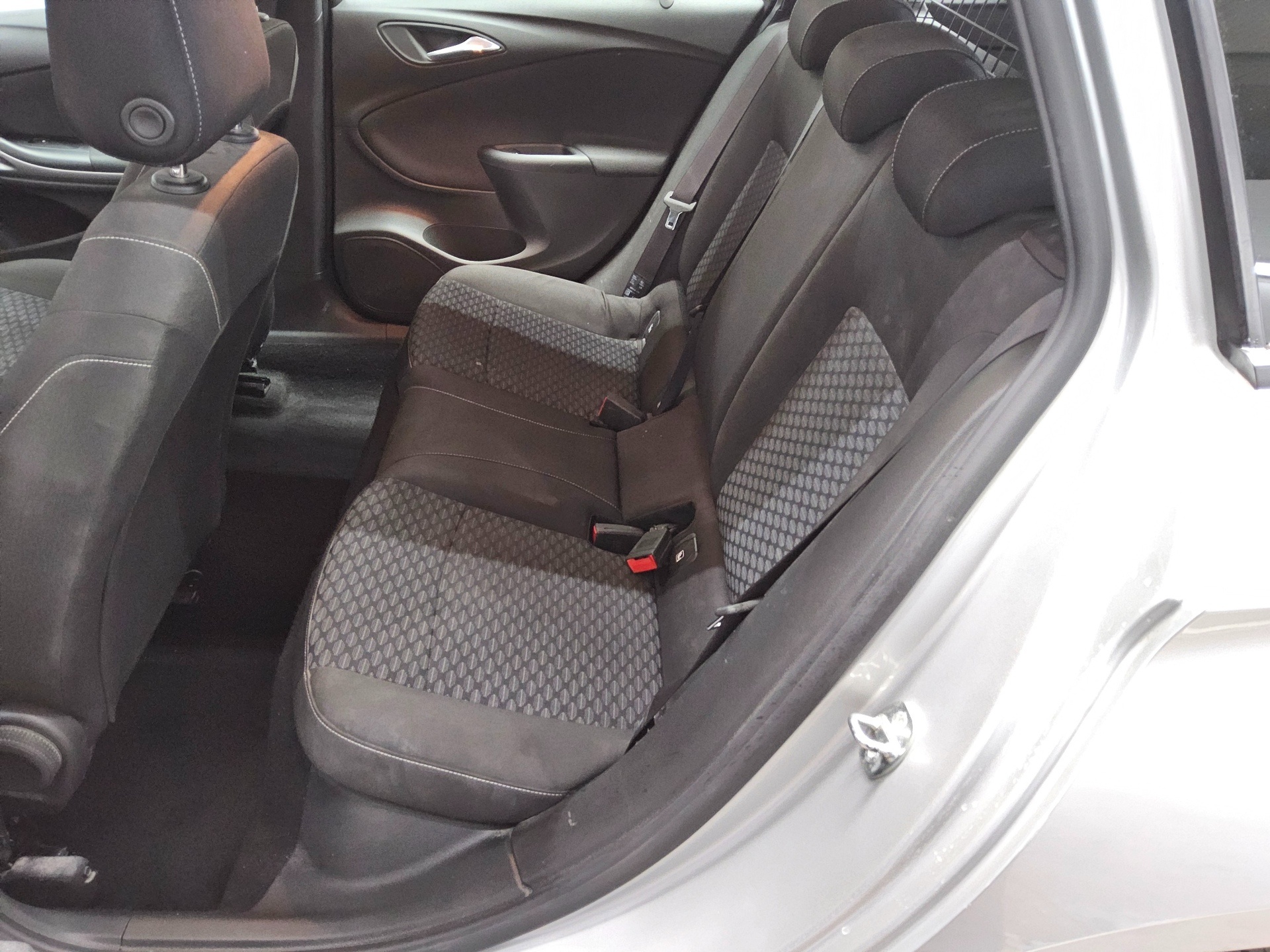 Opel Astra ST 1.5 D Edition Navi PDC DAB 13