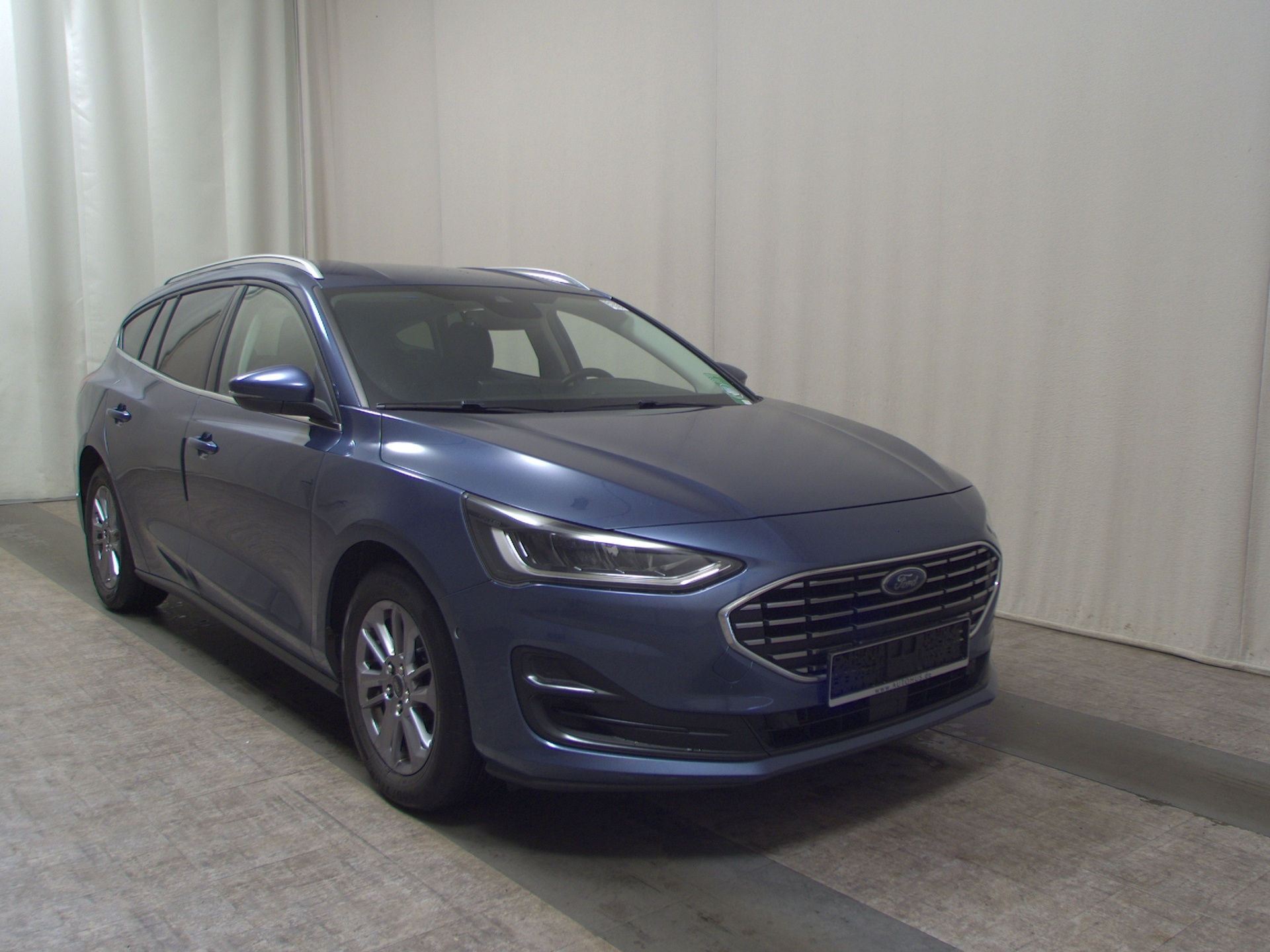 Ford Focus Turnier 1.5 EB Titanium Navi LED ACC RFK 3