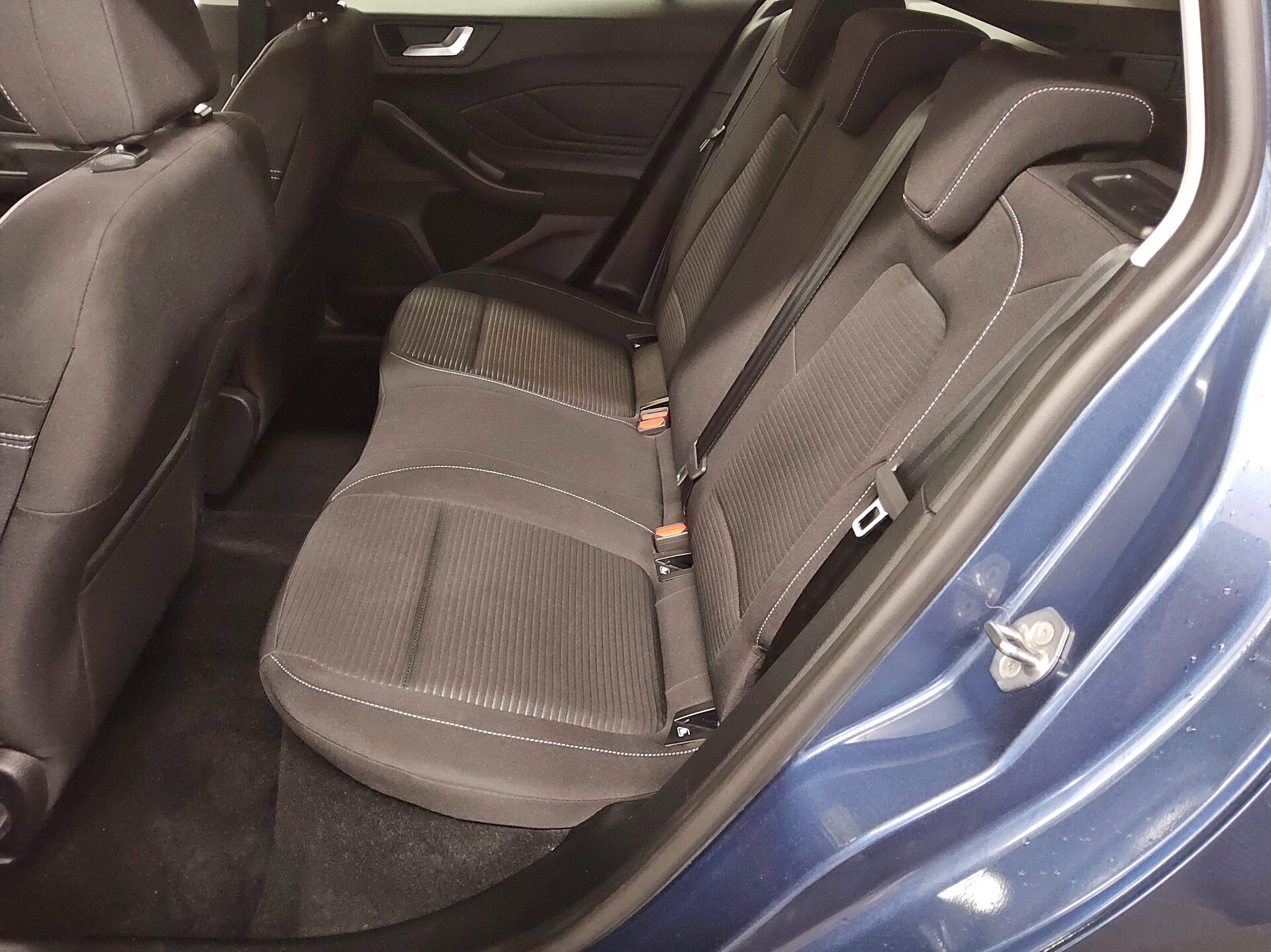 Ford Focus Turnier 1.5 EB Titanium Navi LED ACC RFK 13