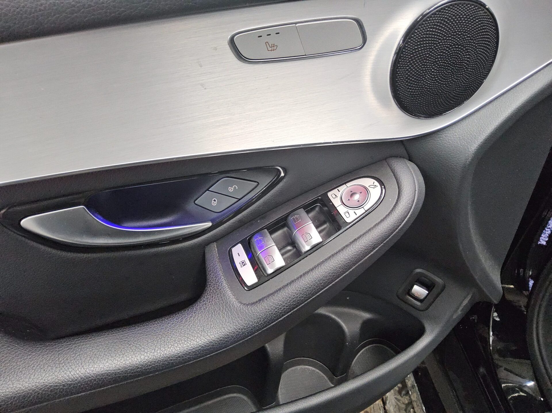 Mercedes-Benz GLC 300 d 4M Navi LED HuD Pano Sound RFK AHK 10