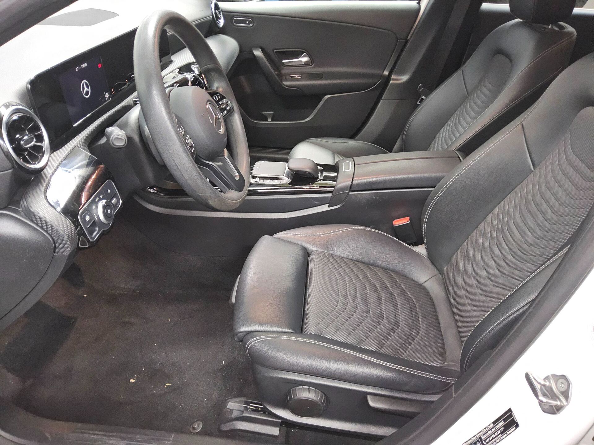 Mercedes-Benz A 180 d T-Leder Navi LED MBUX Tempomat Shz 9