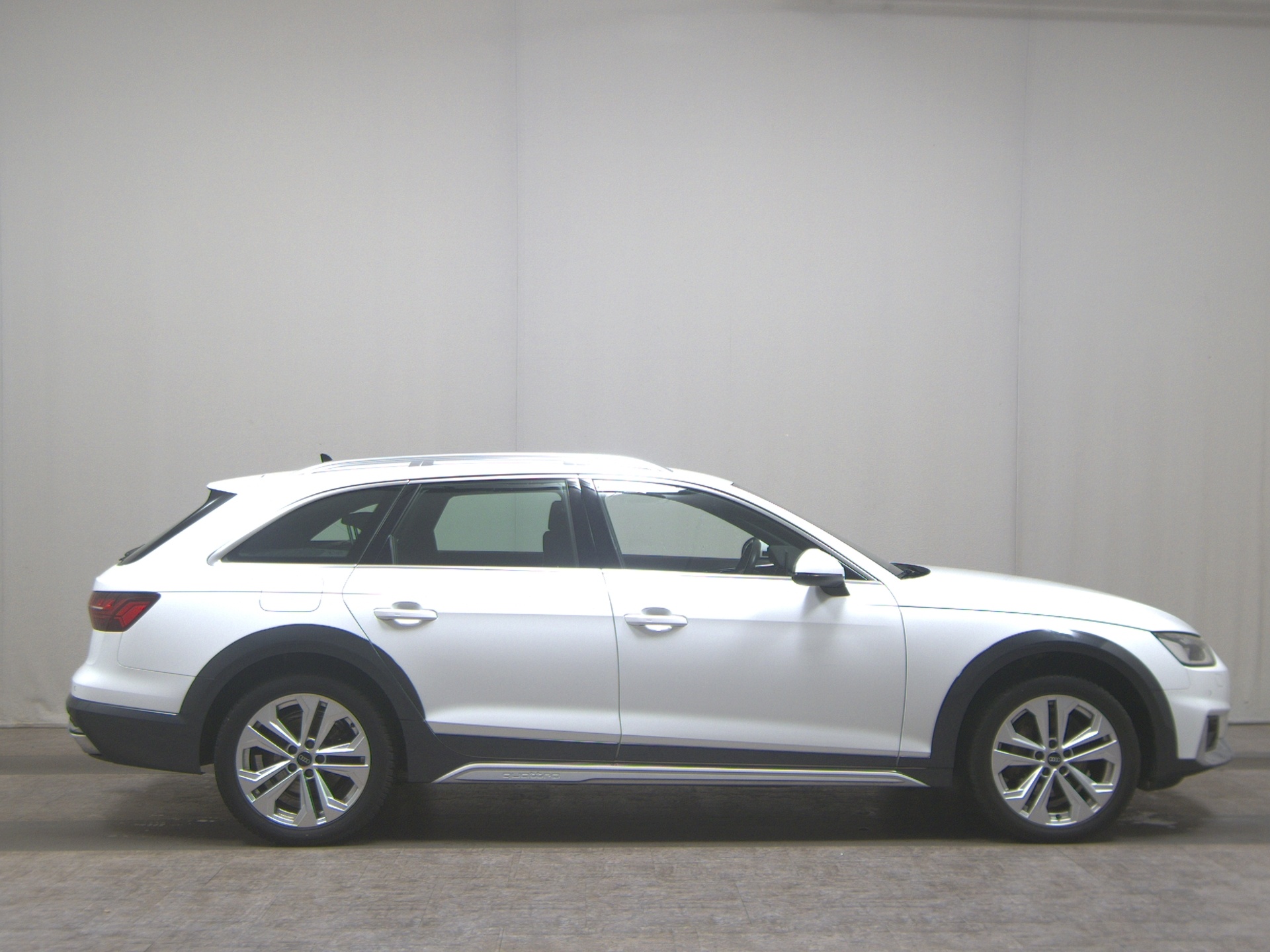 Audi A4 Allroad 40 TDI Qu. Navi+ vc LED AHK ACC RFK
