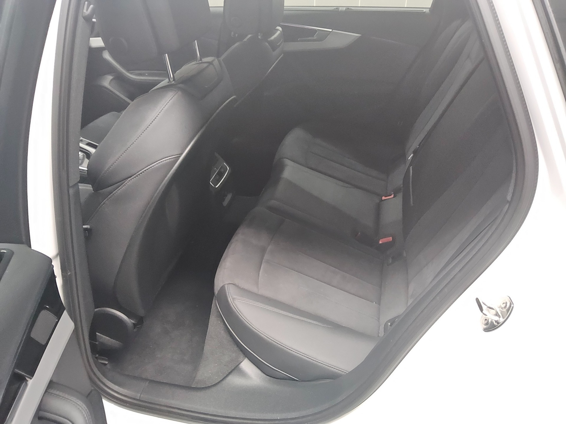 Audi A4 Allroad 40 TDI Qu. Navi+ vc LED AHK ACC RFK 13