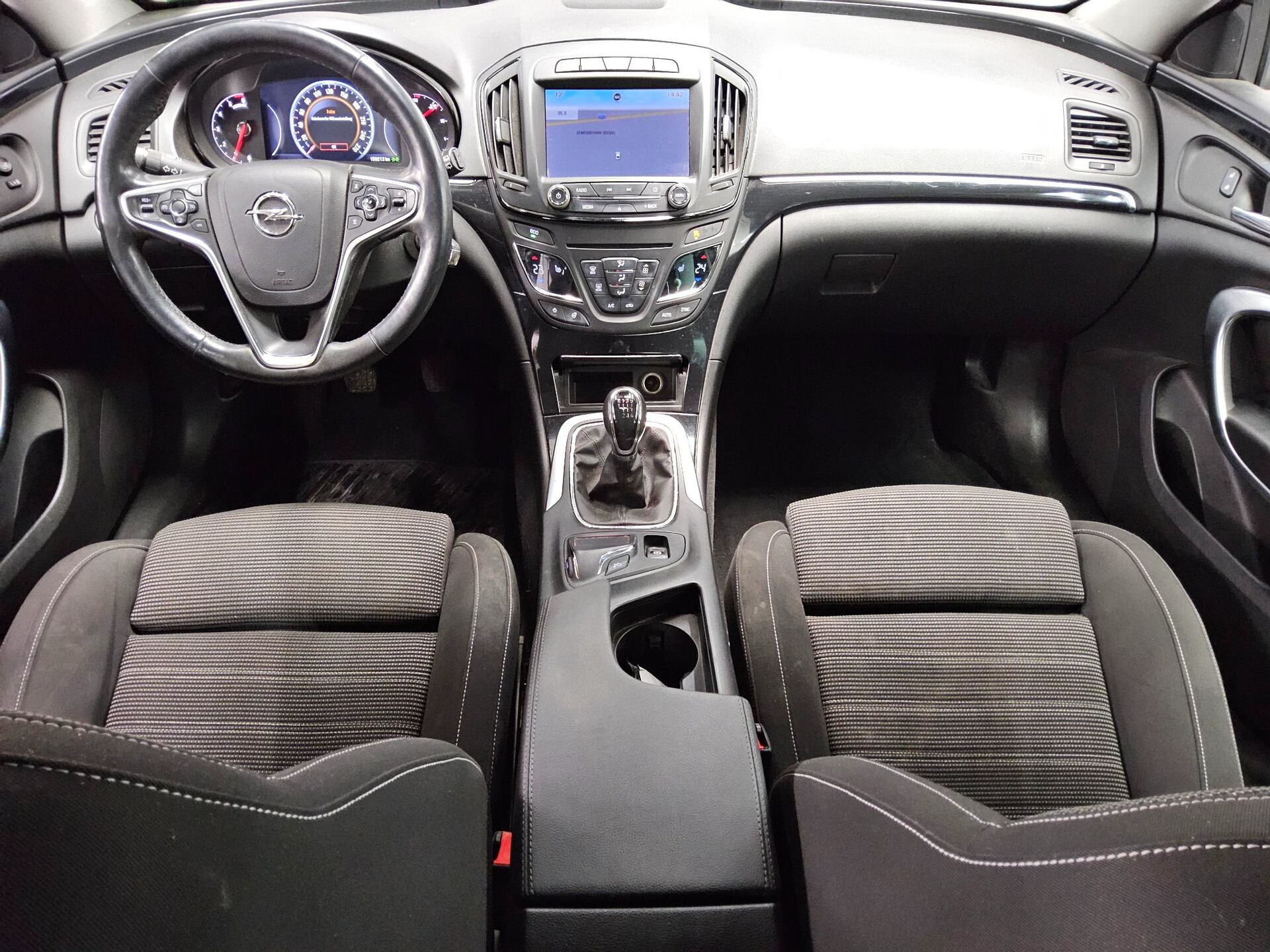 Opel Insignia ST 2.0 CDTI Innovation Navi HU 03/27 5