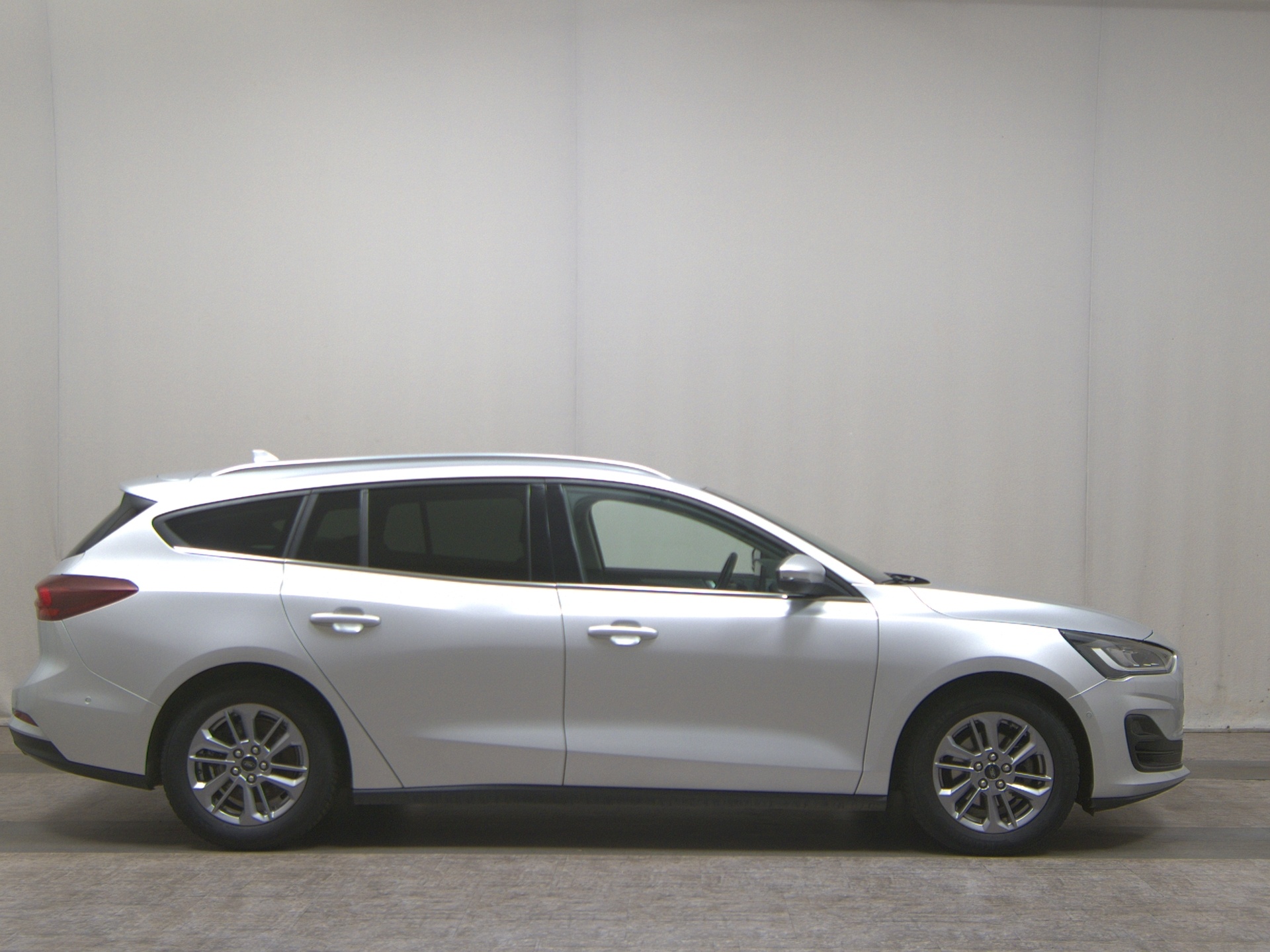 Ford Focus Turnier Titanium X NAVI LED SPORTSITZE SHZ PDC