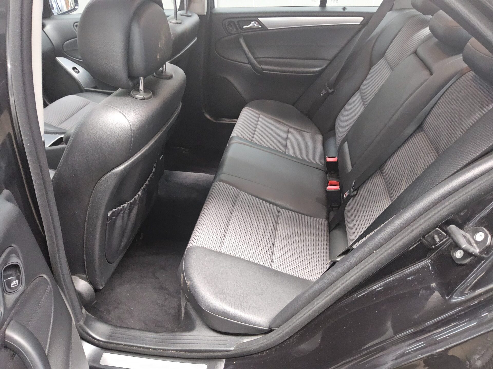 Mercedes-Benz C 200 Navi Xenon SHz 12