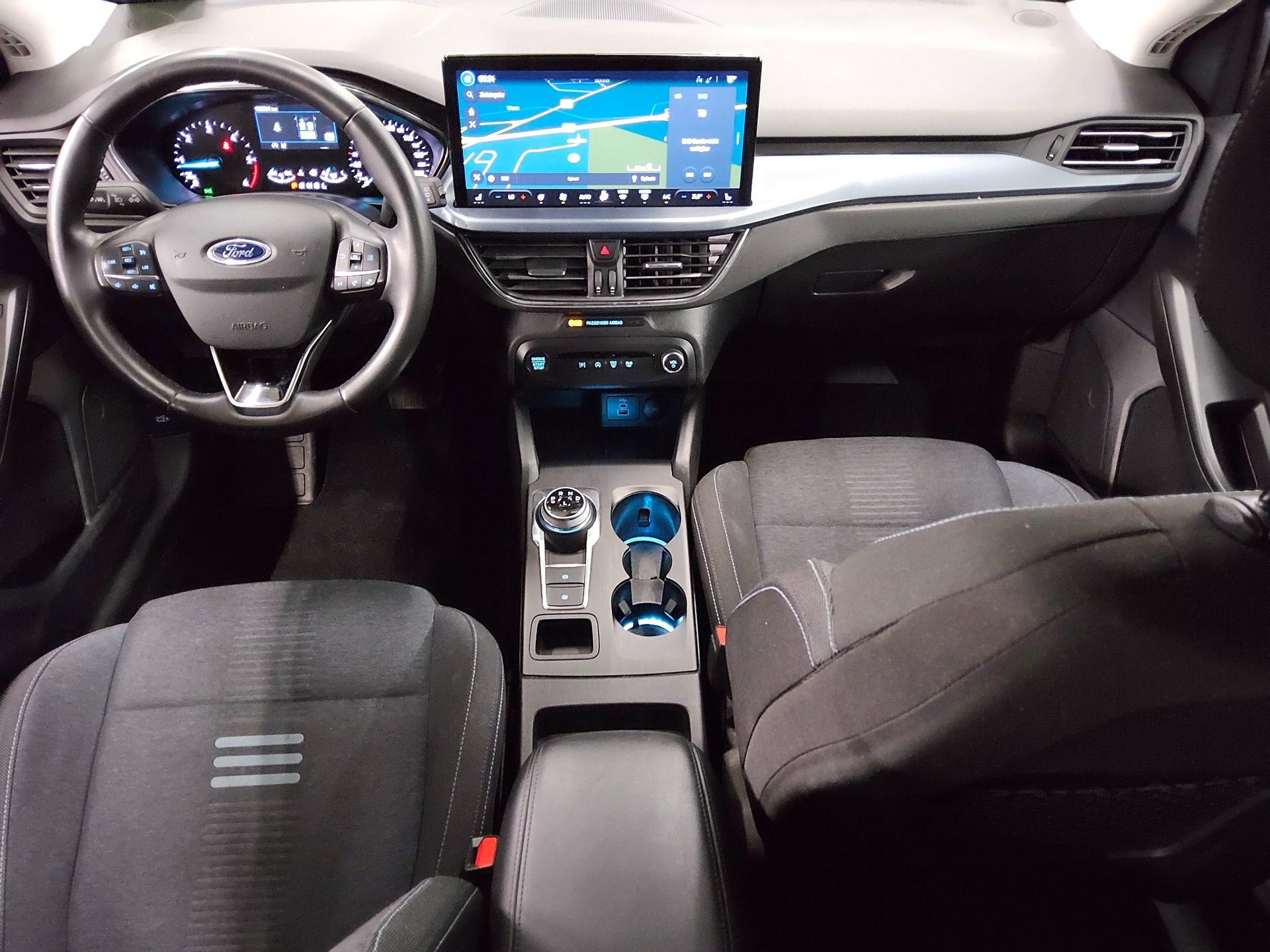 Ford Focus 1.5 EB Active Navie LED Shz AHK 5