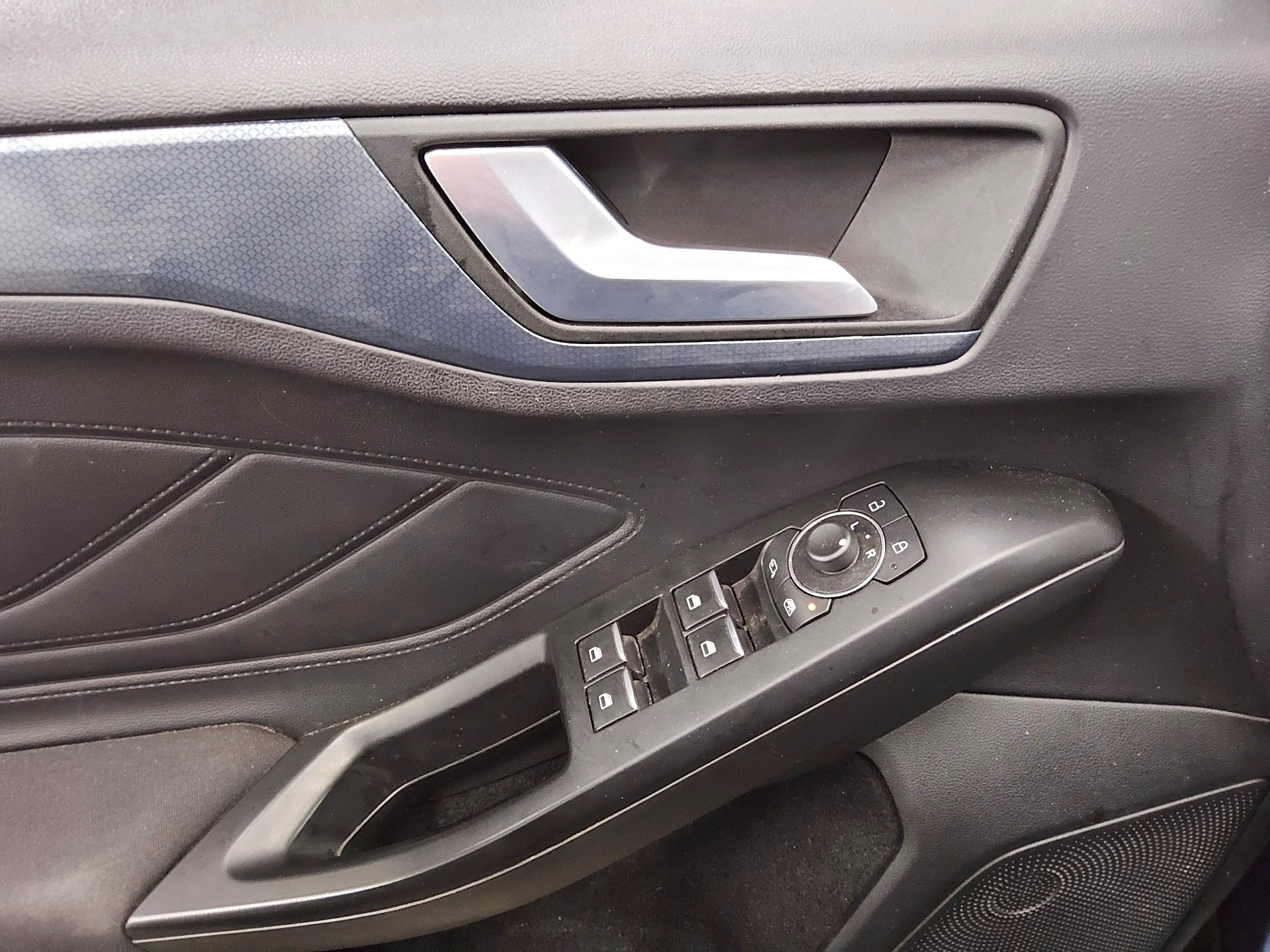 Ford Focus 1.5 EB Active Navie LED Shz AHK 9