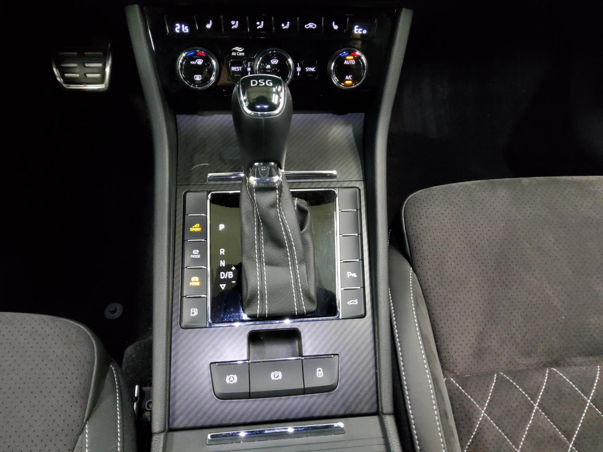 Skoda Superb Kombi 1.4 TSI iV SportLine Navi LED RFK 6