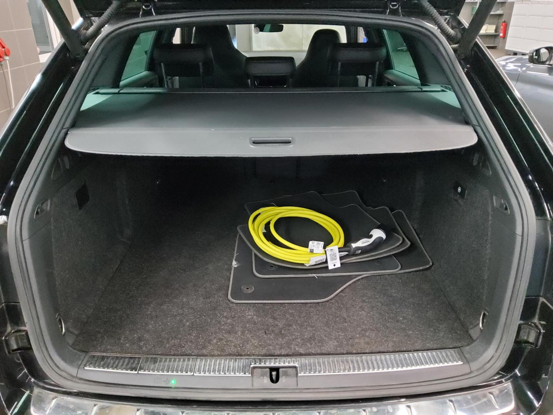 Skoda Superb Kombi 1.4 TSI iV SportLine Navi LED RFK 12