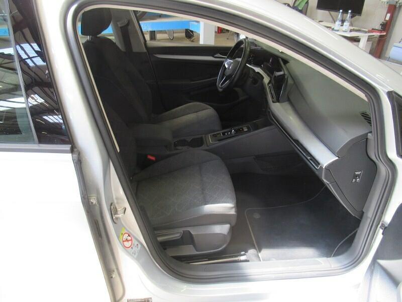 Volkswagen Golf Var. 2.0 TDI Life NAVI KLIMA LED RADIO MFL 4
