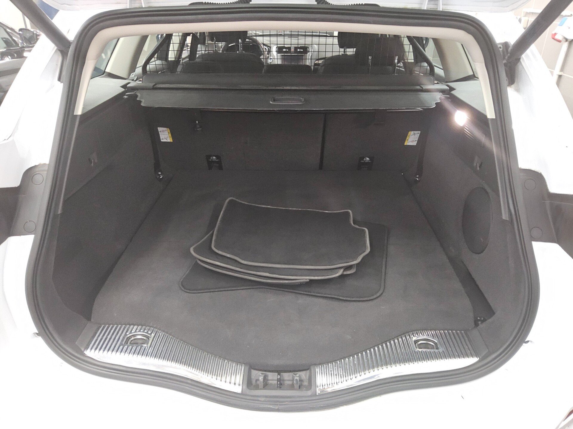 Ford Mondeo Turnier 2.0 EB Titanium Navi LED 4xSHZ 11