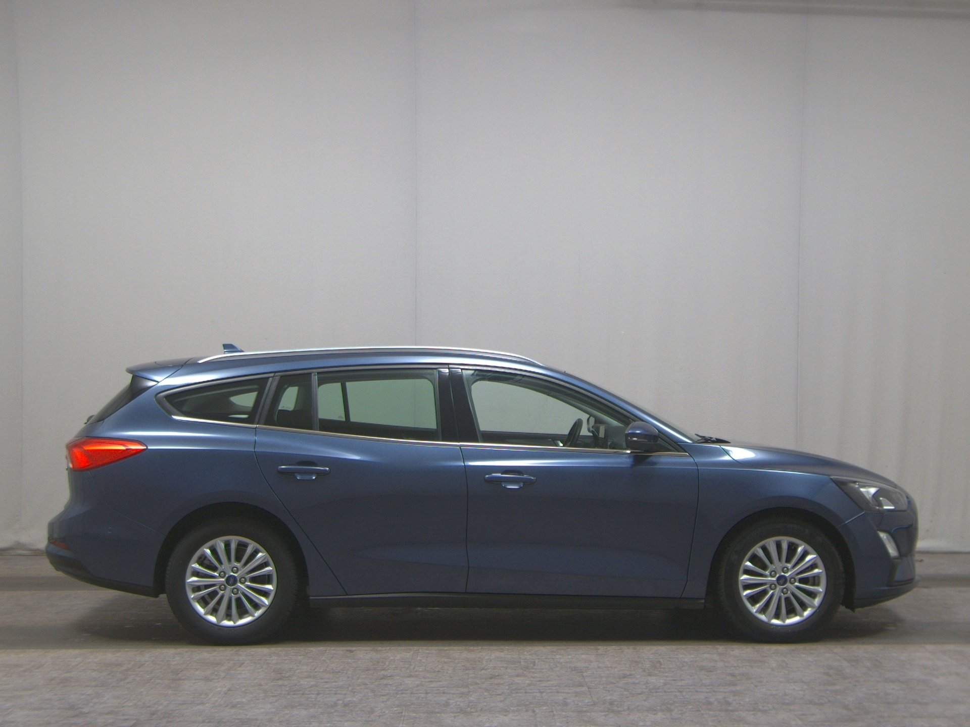 Ford Focus Turnier 1.0 EB Titanium Navi LED RFK