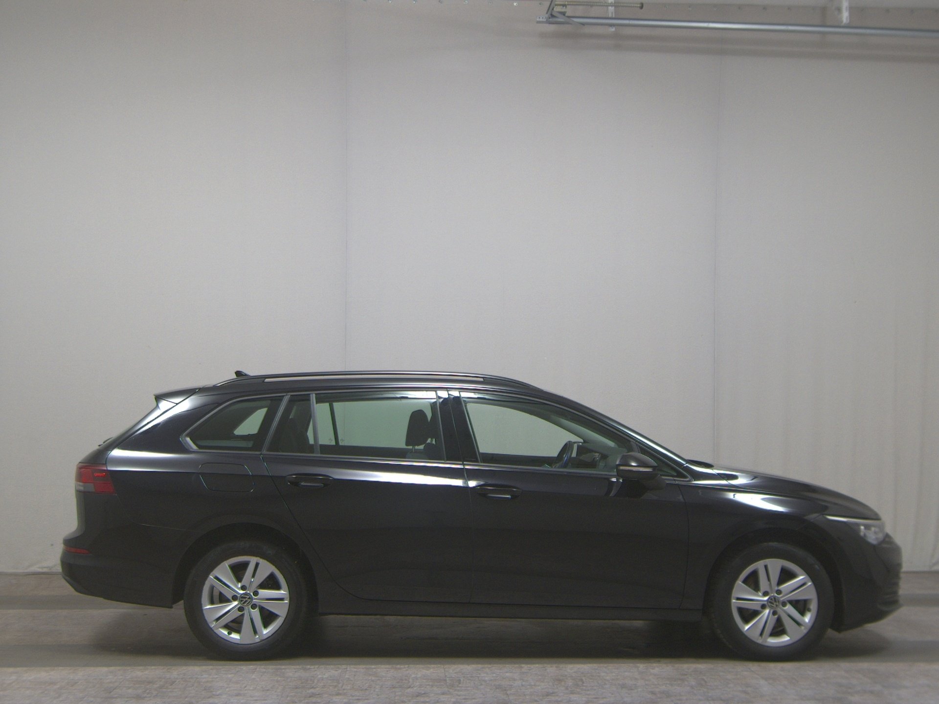 Volkswagen Golf-8 Var. 2.0 TDI Life Navi LED DC ACC Shz PDC