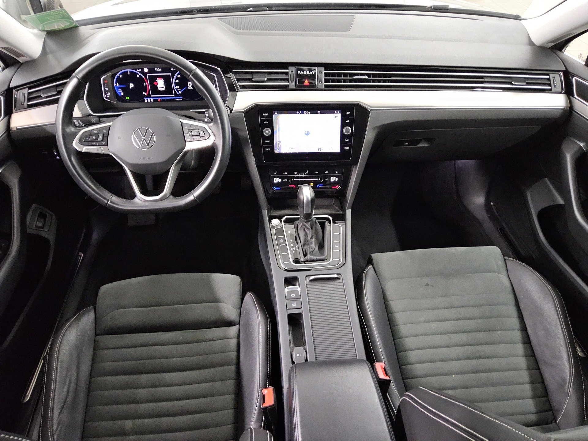Volkswagen Passat Var. 2.0 TDI Elegance Navi DC Matrix Ahk 5