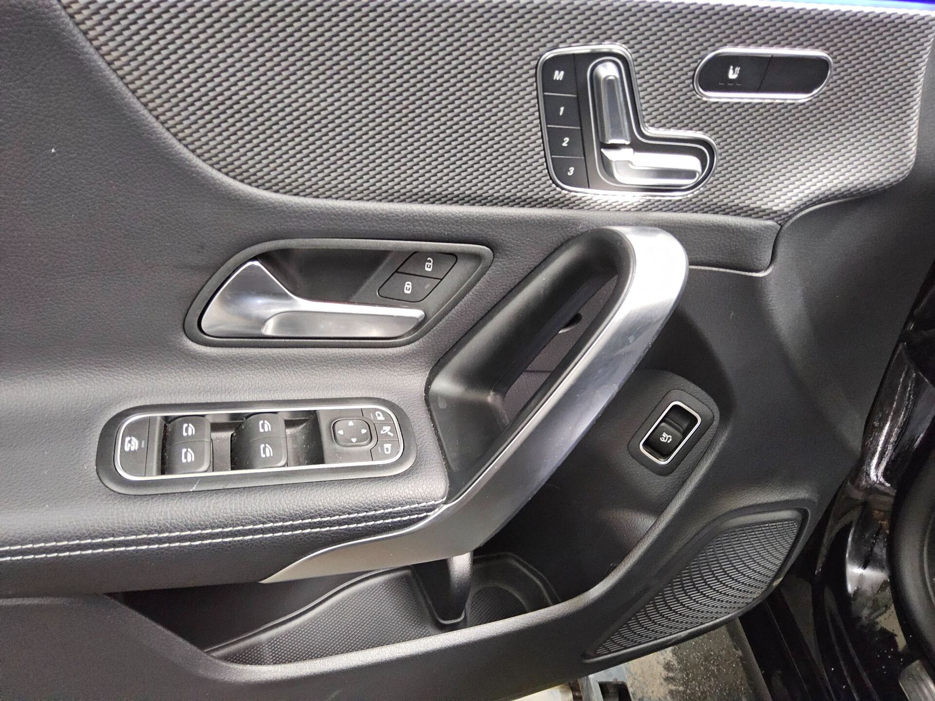 Mercedes-Benz CLA 200 SB d Progressive T-Leder Navi LED MBUX high 10