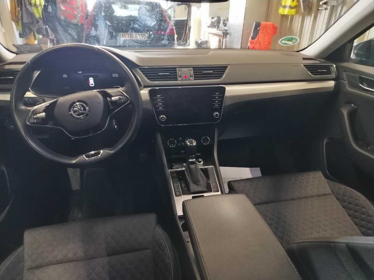 Skoda Superb Kombi 2.0 TDI Ambition NAVI LED 4xSHZ AHK 5